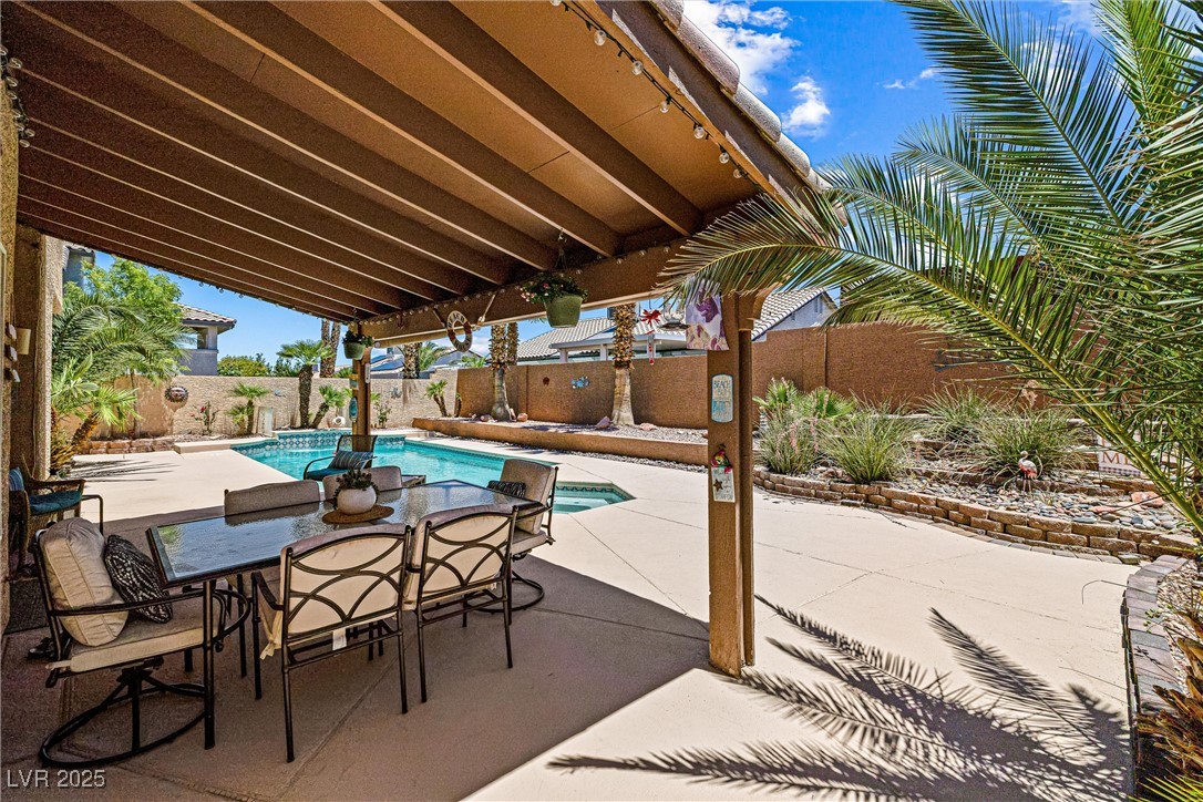 2042 Maple Springs Street