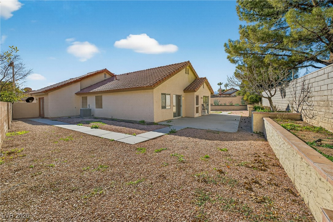 9528 Shallow Brook Circle