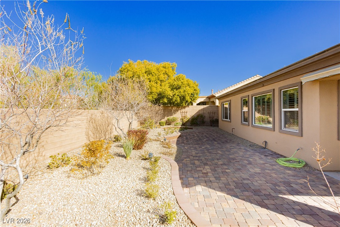 2748 Leys Burnett Avenue