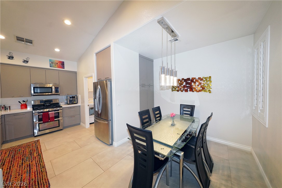81 Saint Johns Wood Avenue