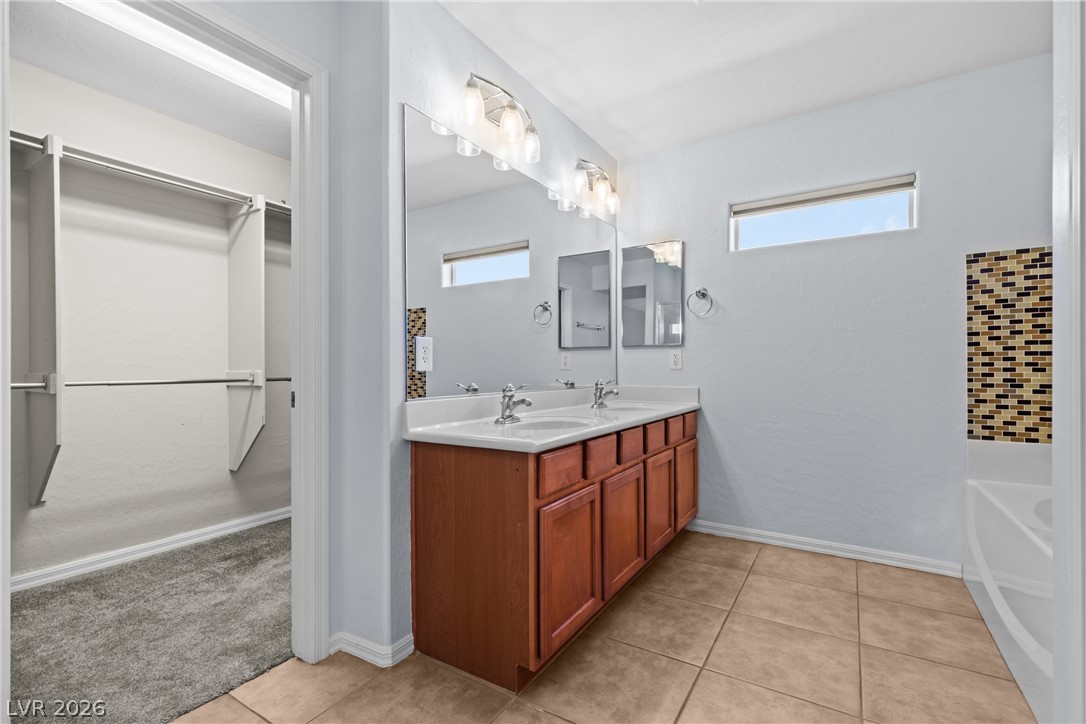156 Cobalt Sky Avenue