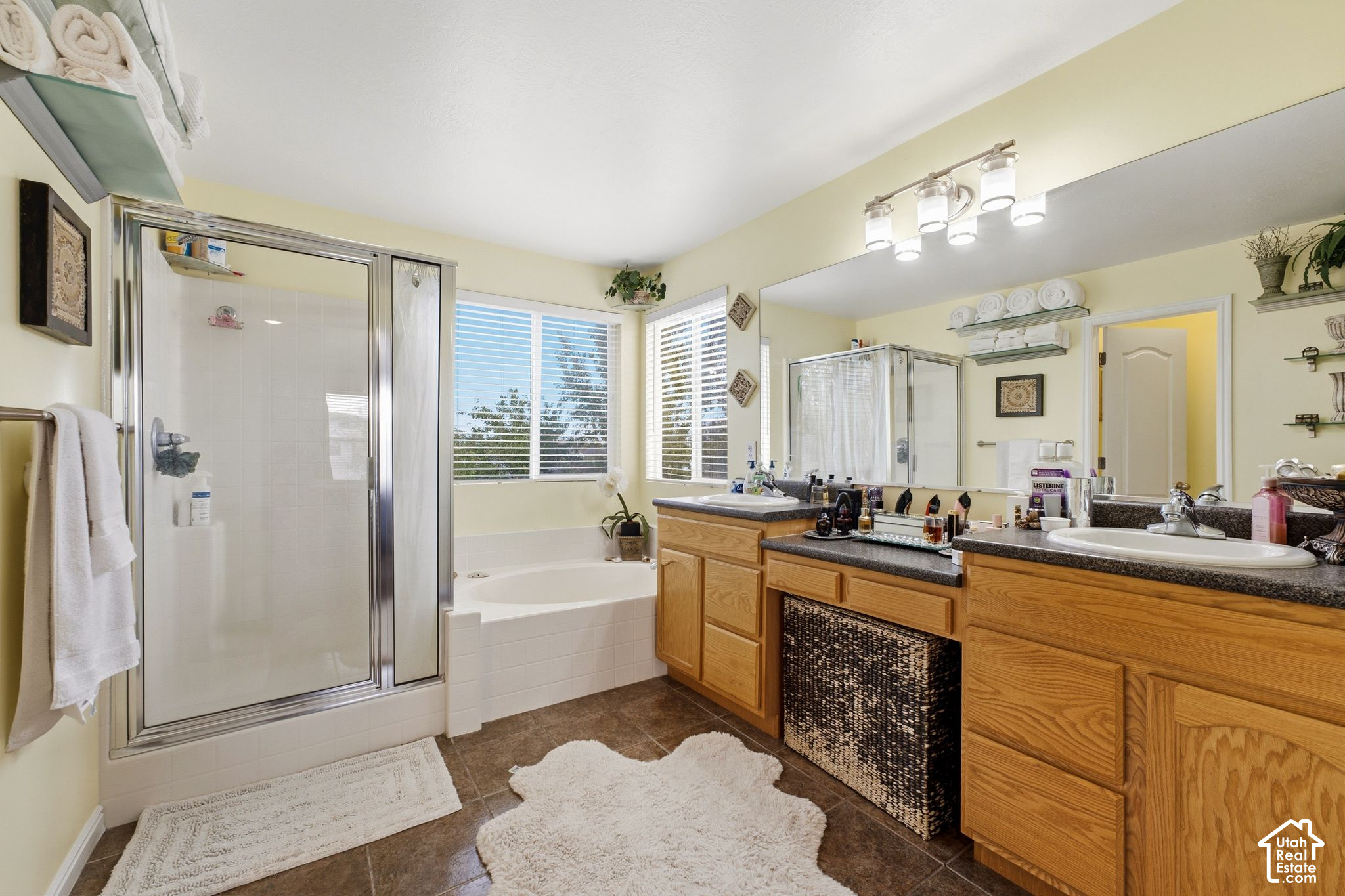 294 W HOLLAND DR