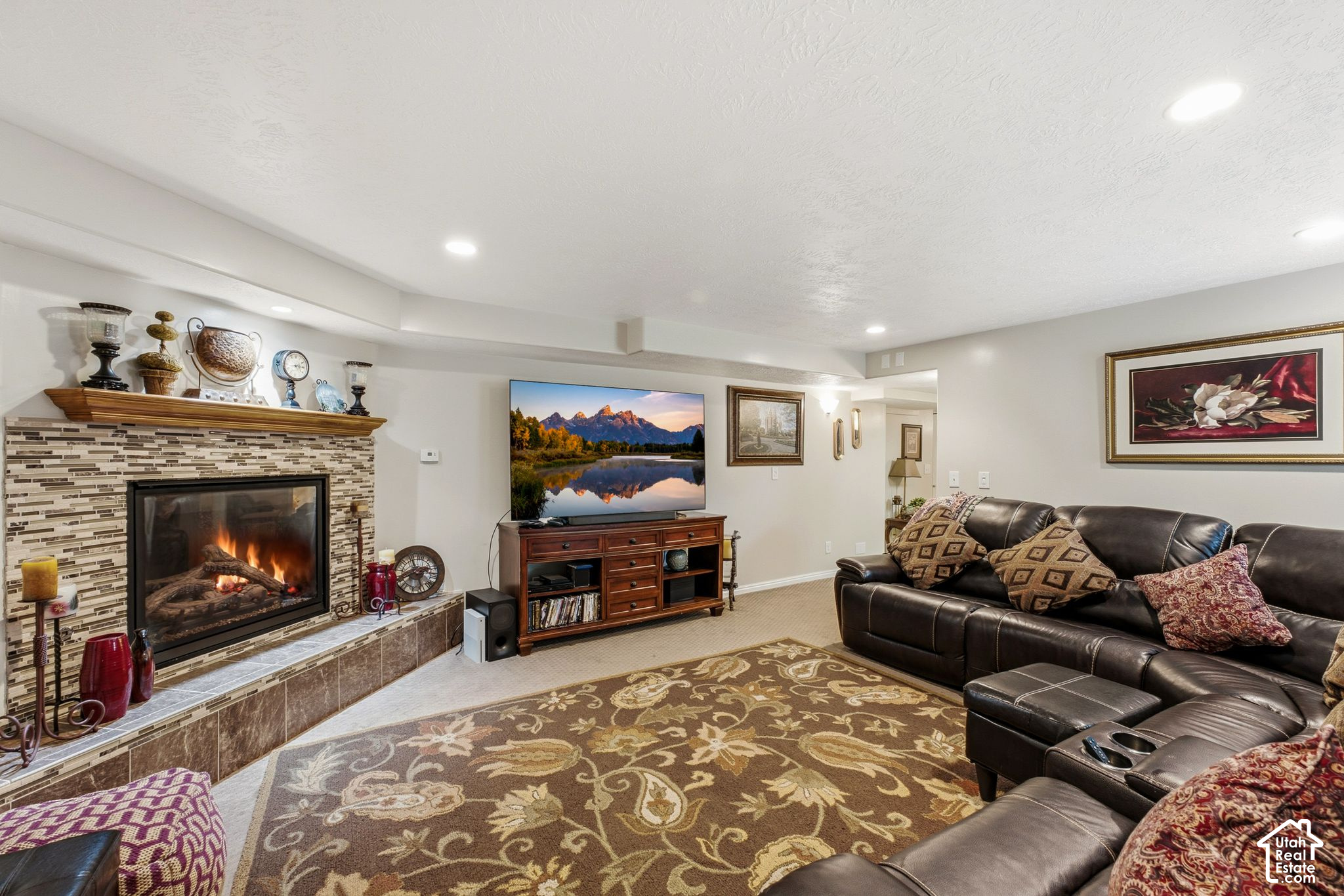 294 W HOLLAND DR