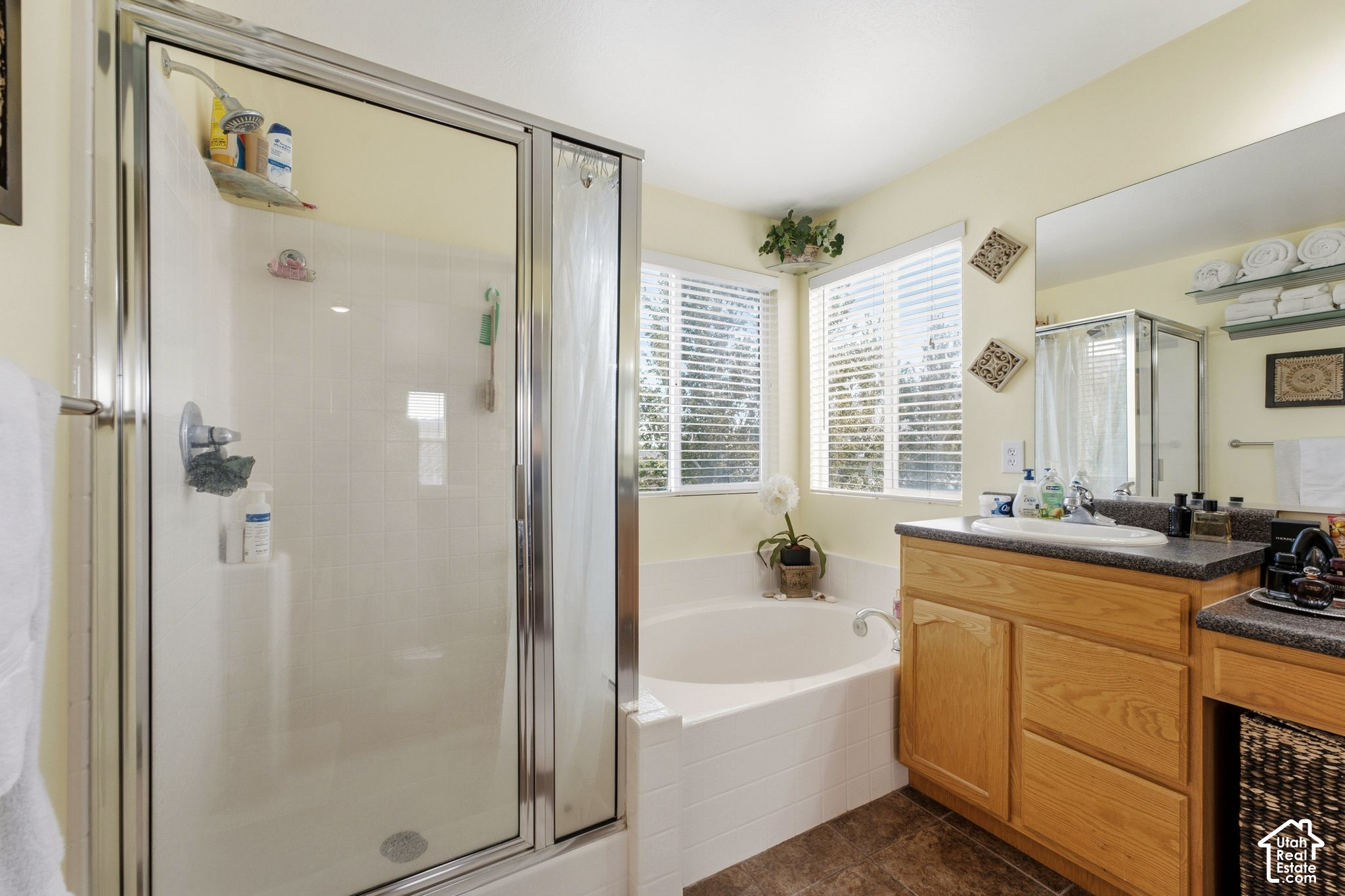 294 W HOLLAND DR