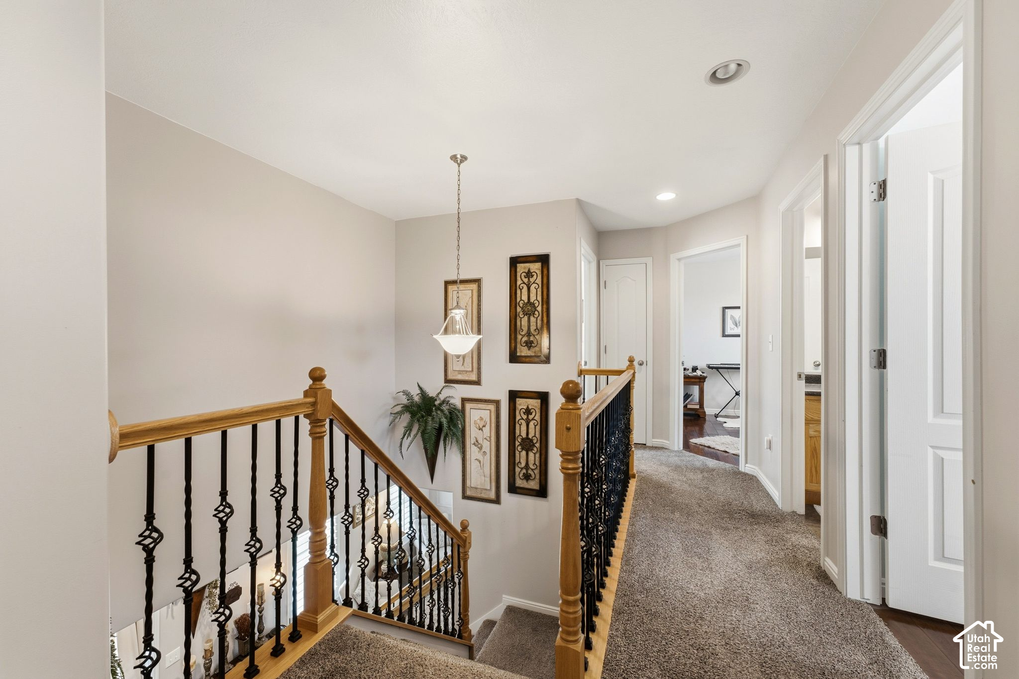 294 W HOLLAND DR