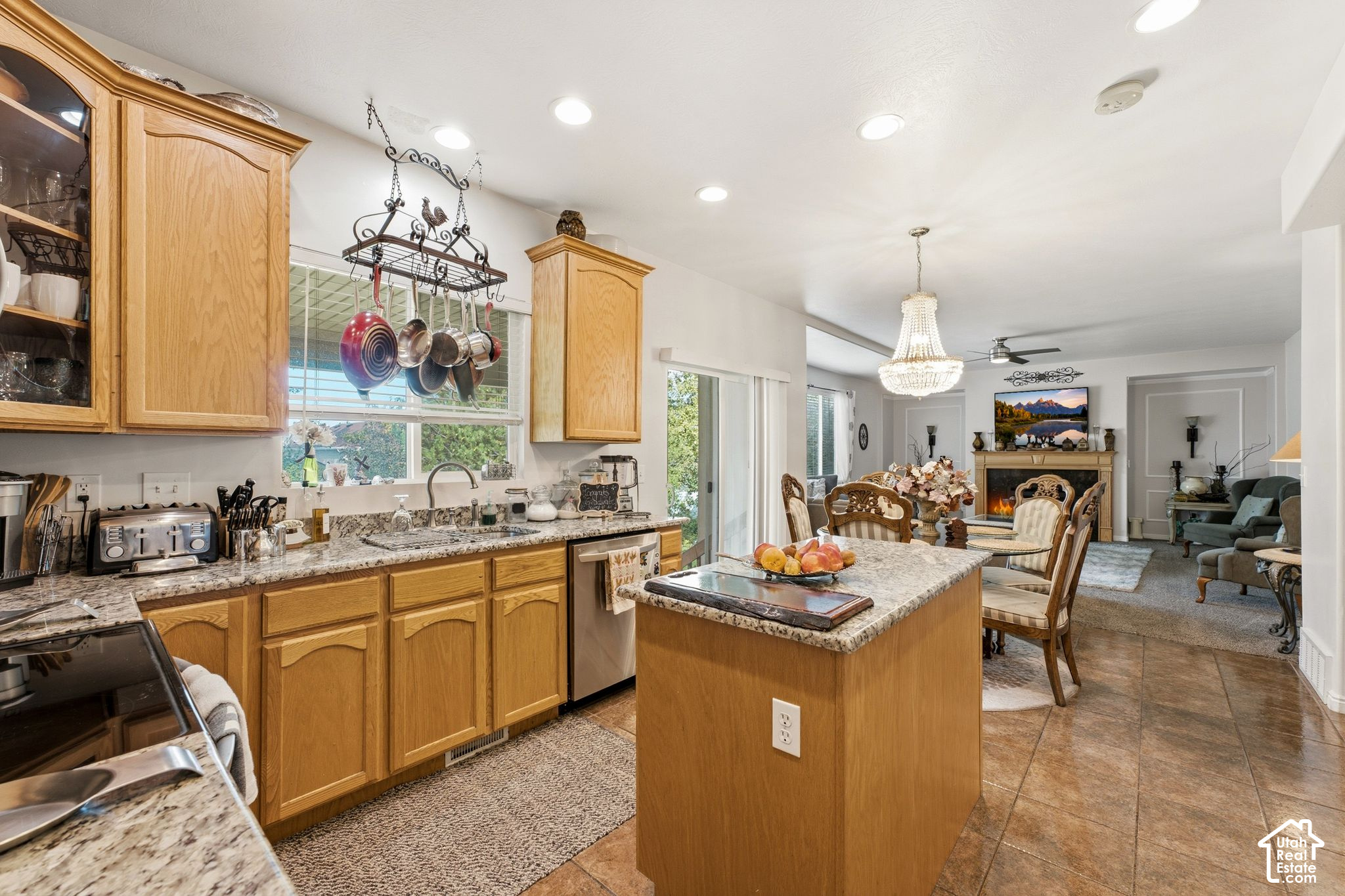 294 W HOLLAND DR