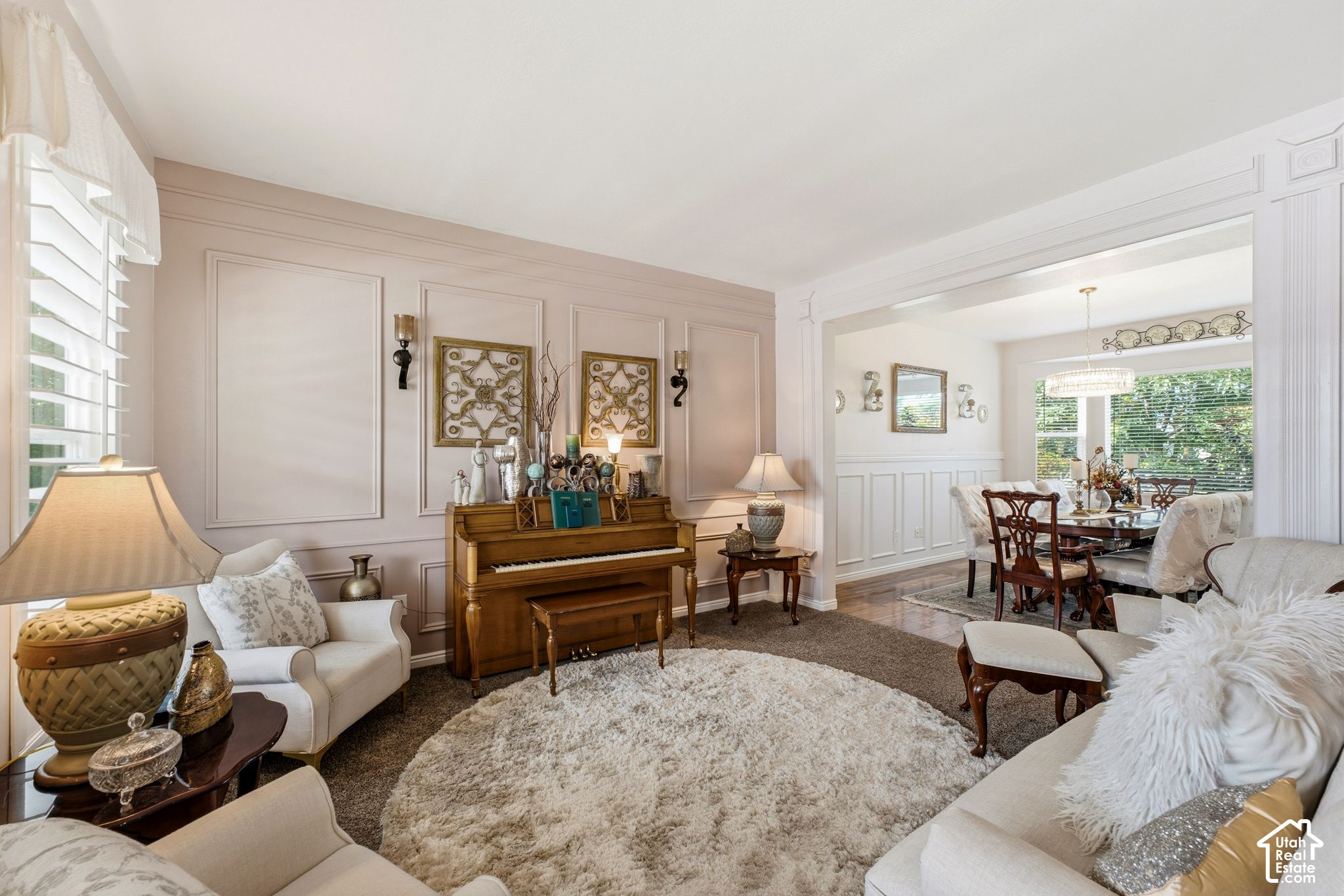 294 W HOLLAND DR