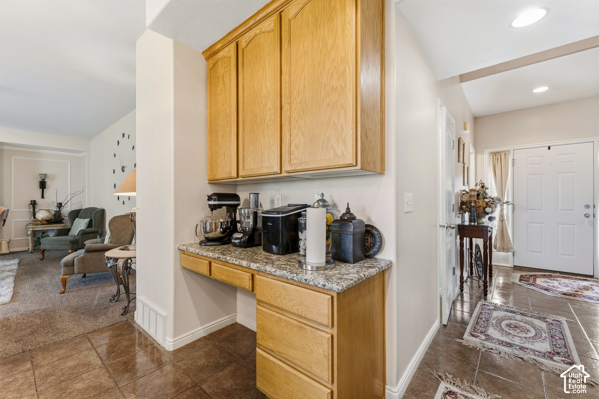 294 W HOLLAND DR