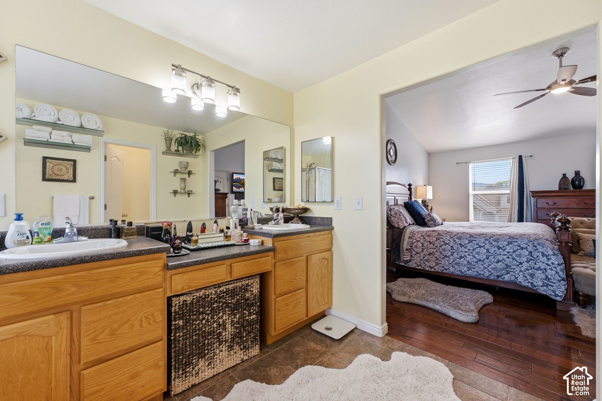 294 W HOLLAND DR