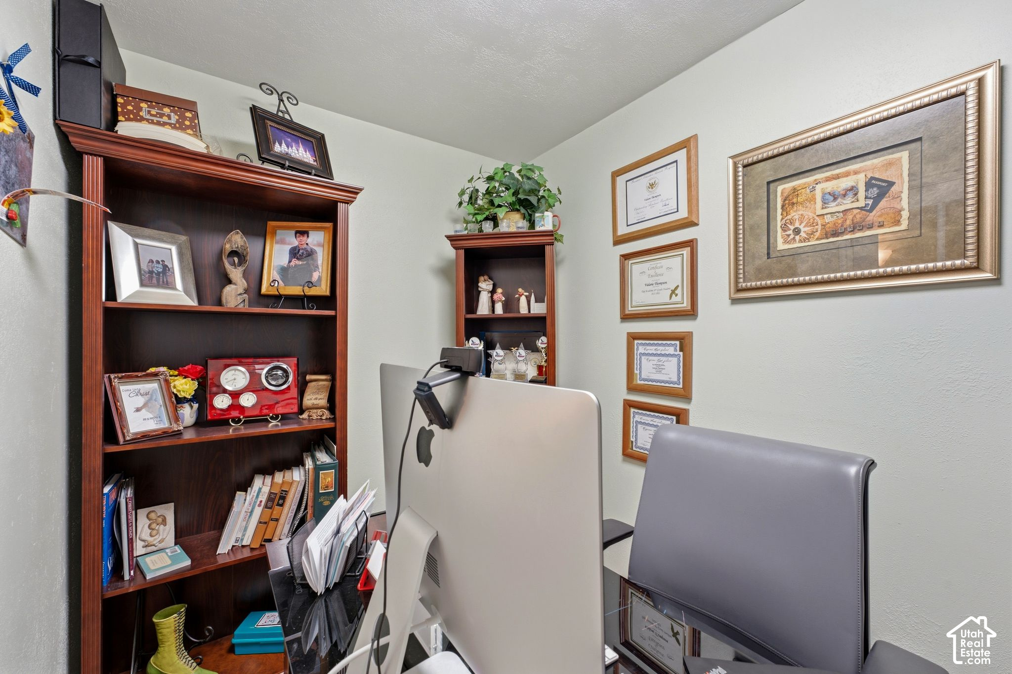 294 W HOLLAND DR