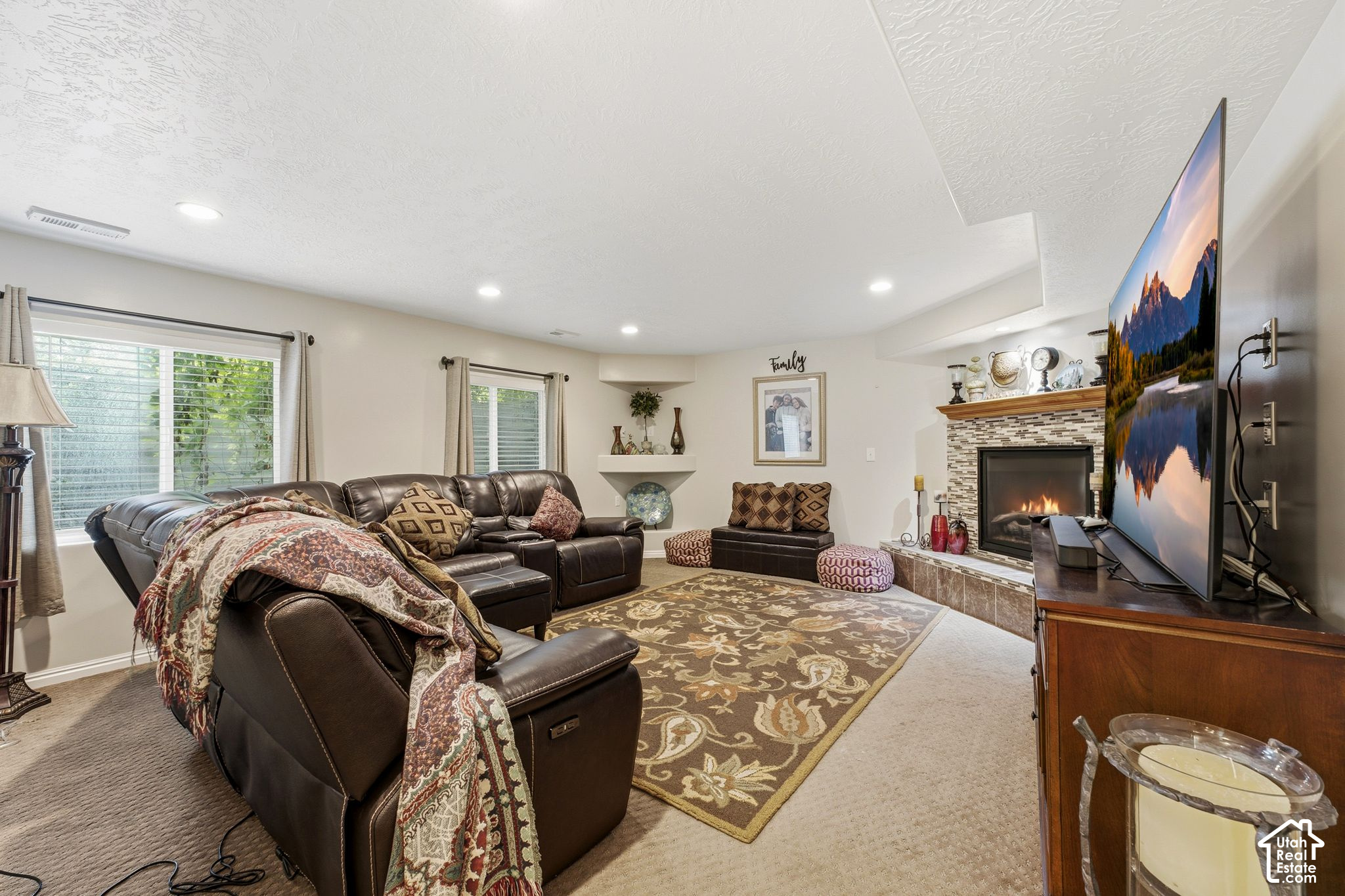 294 W HOLLAND DR