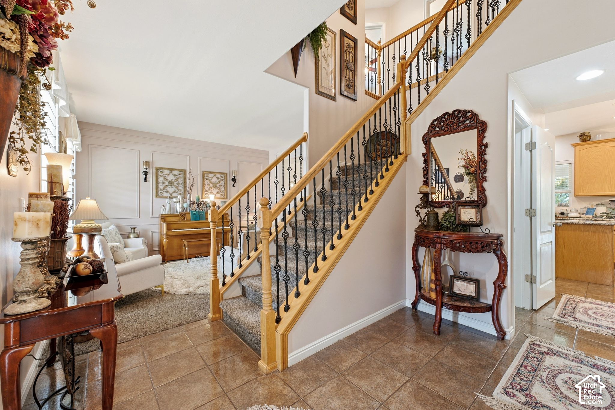 294 W HOLLAND DR