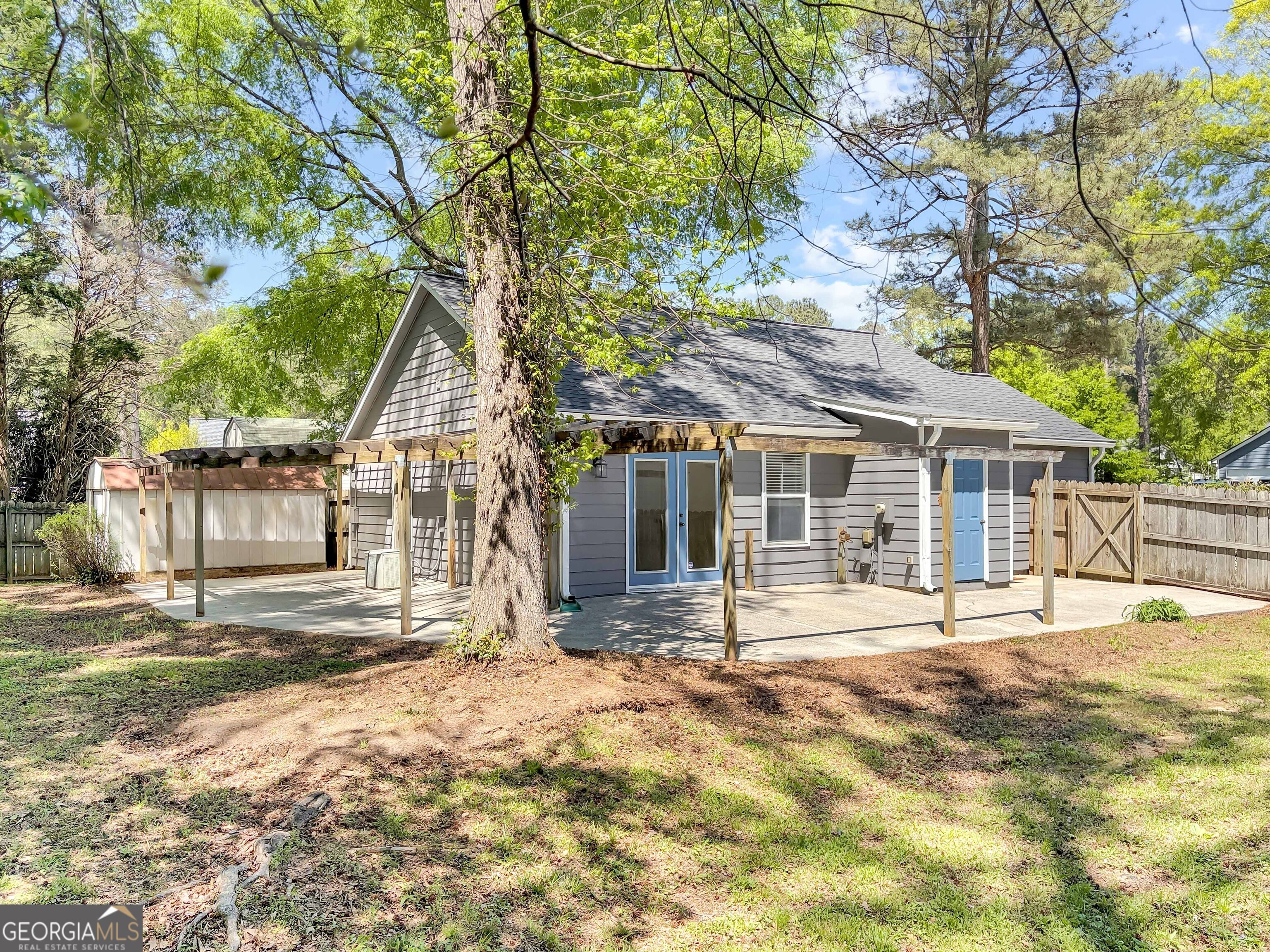 502 Iris Glen