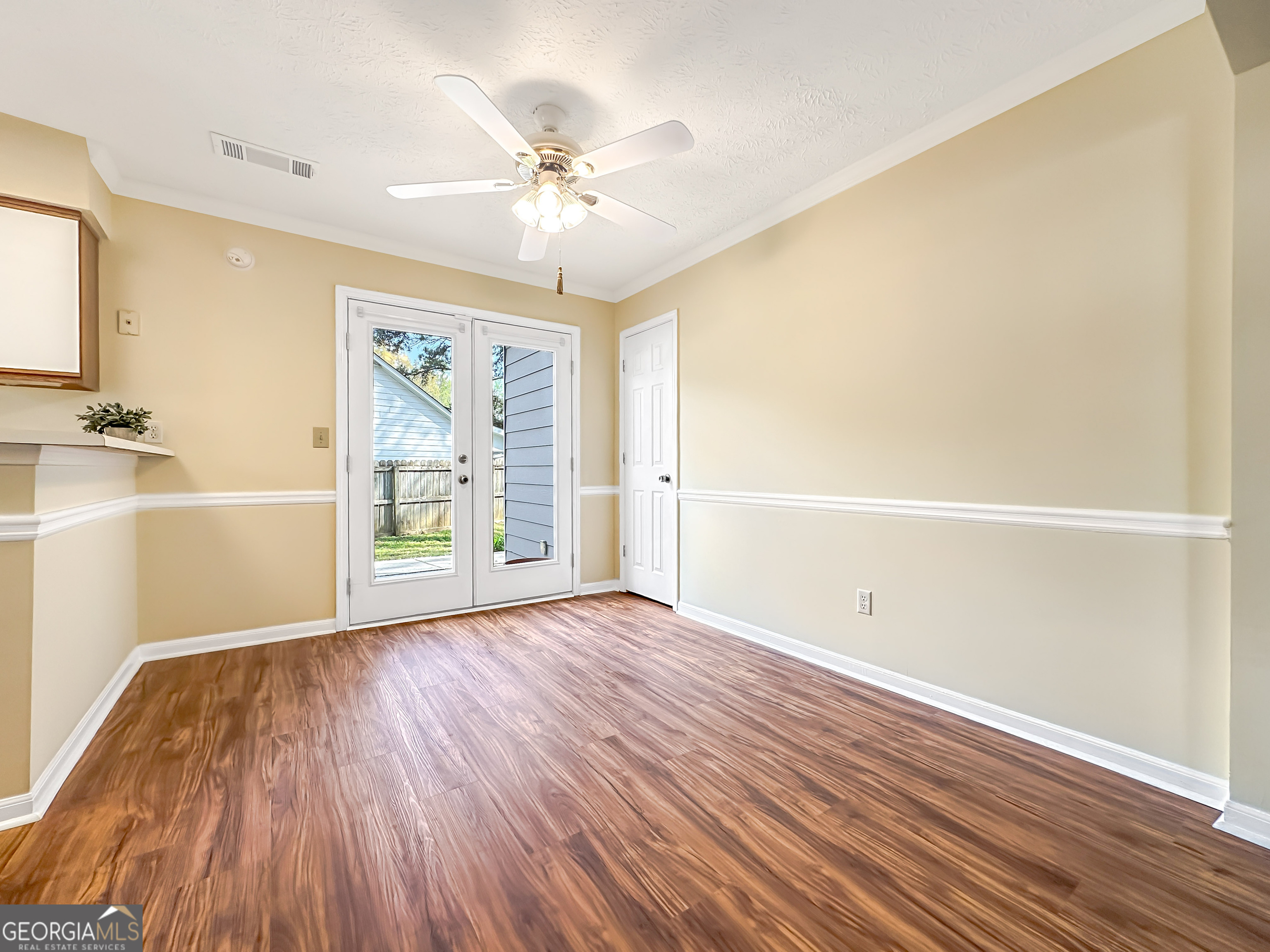 502 Iris Glen