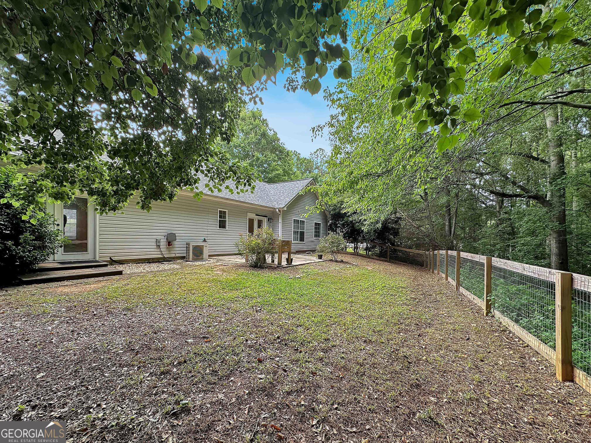 77 Paces Landing Way