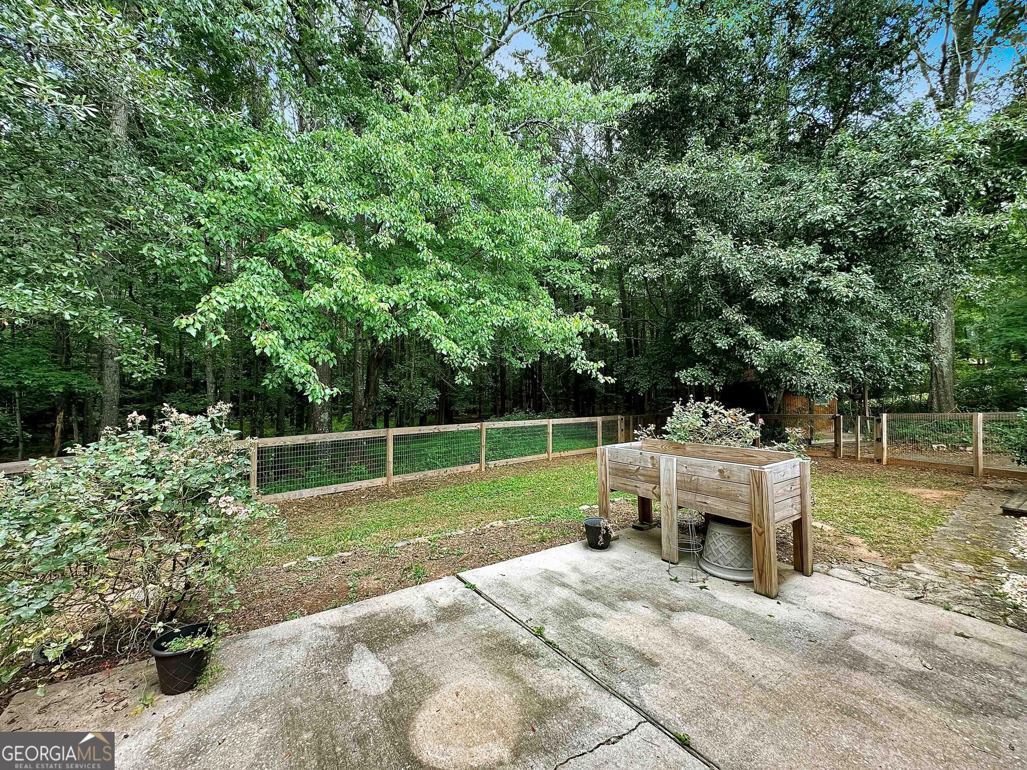 77 Paces Landing Way