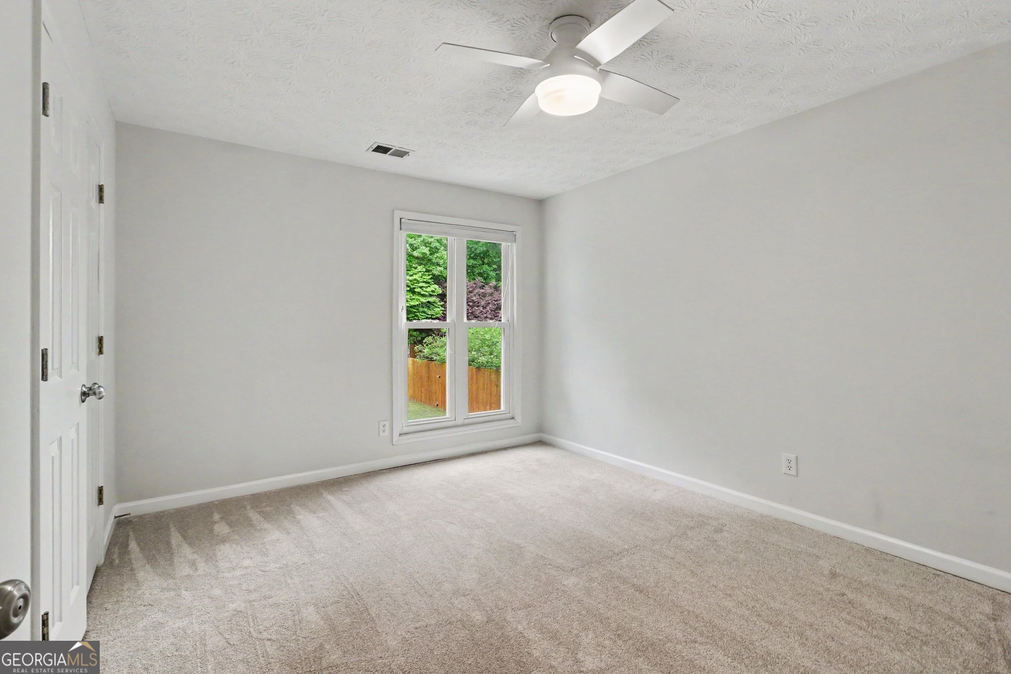 102 Kraftwood Park