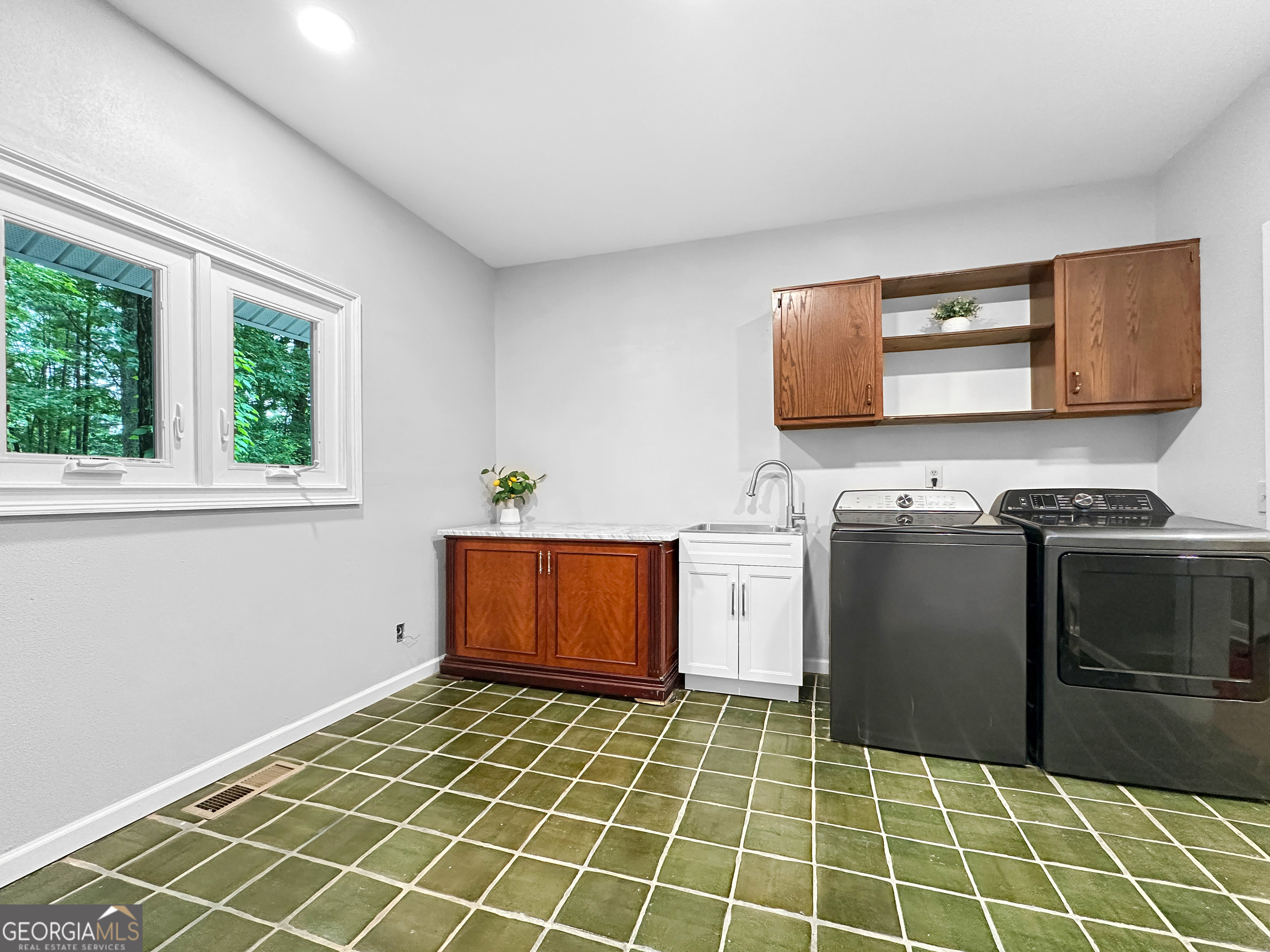 160 Fawn Ridge