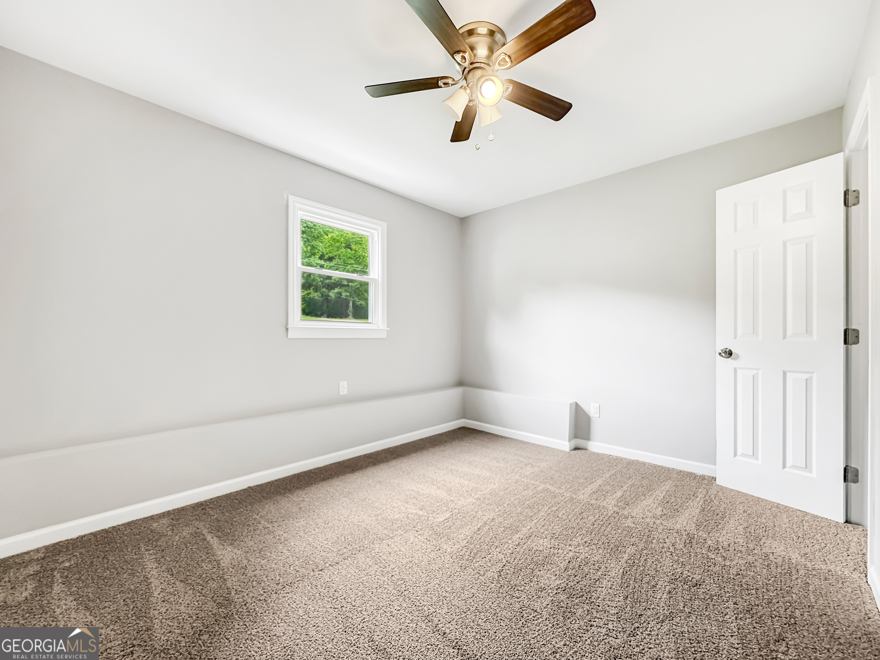 260 Nectarine Drive