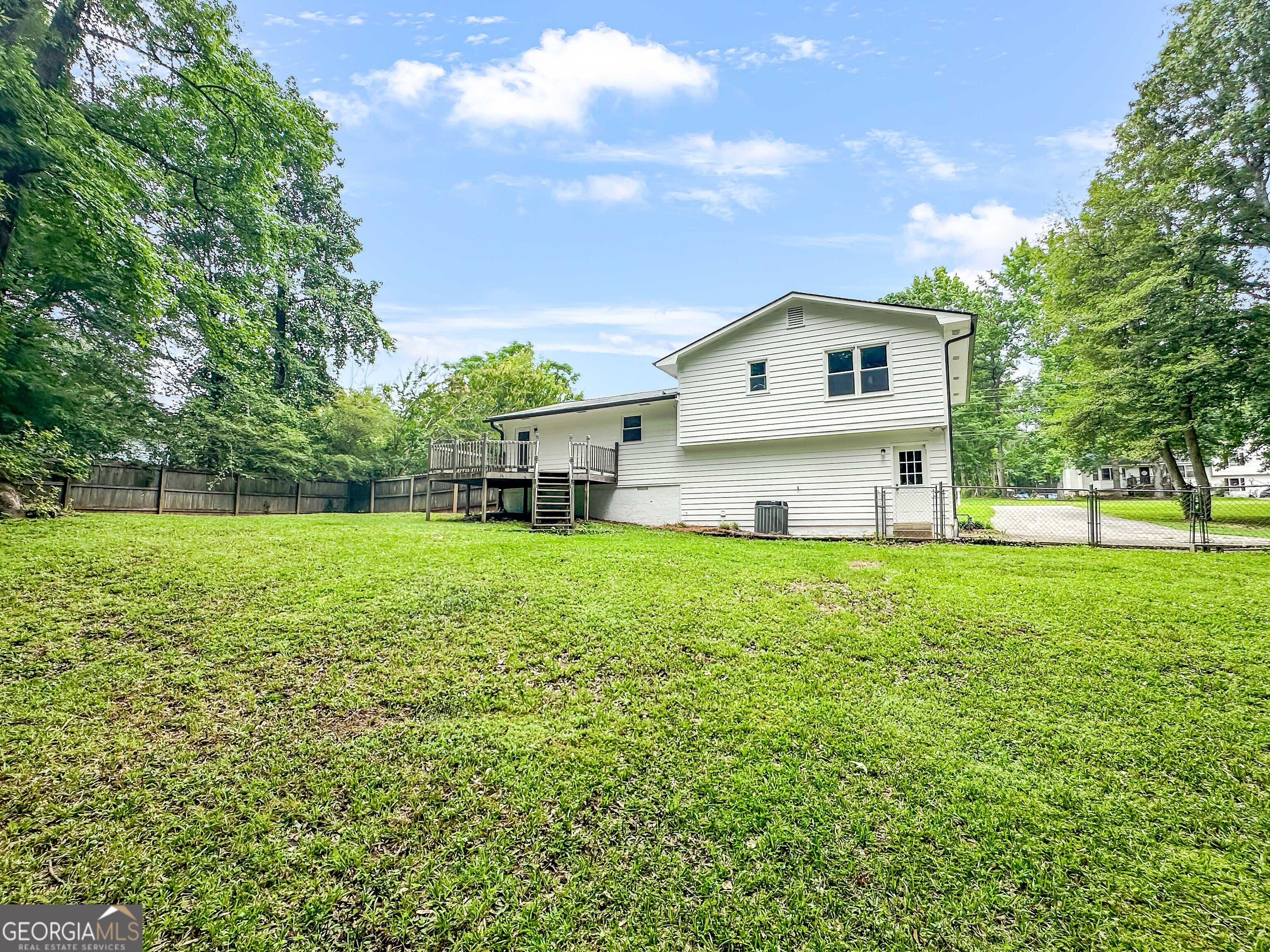 260 Nectarine Drive