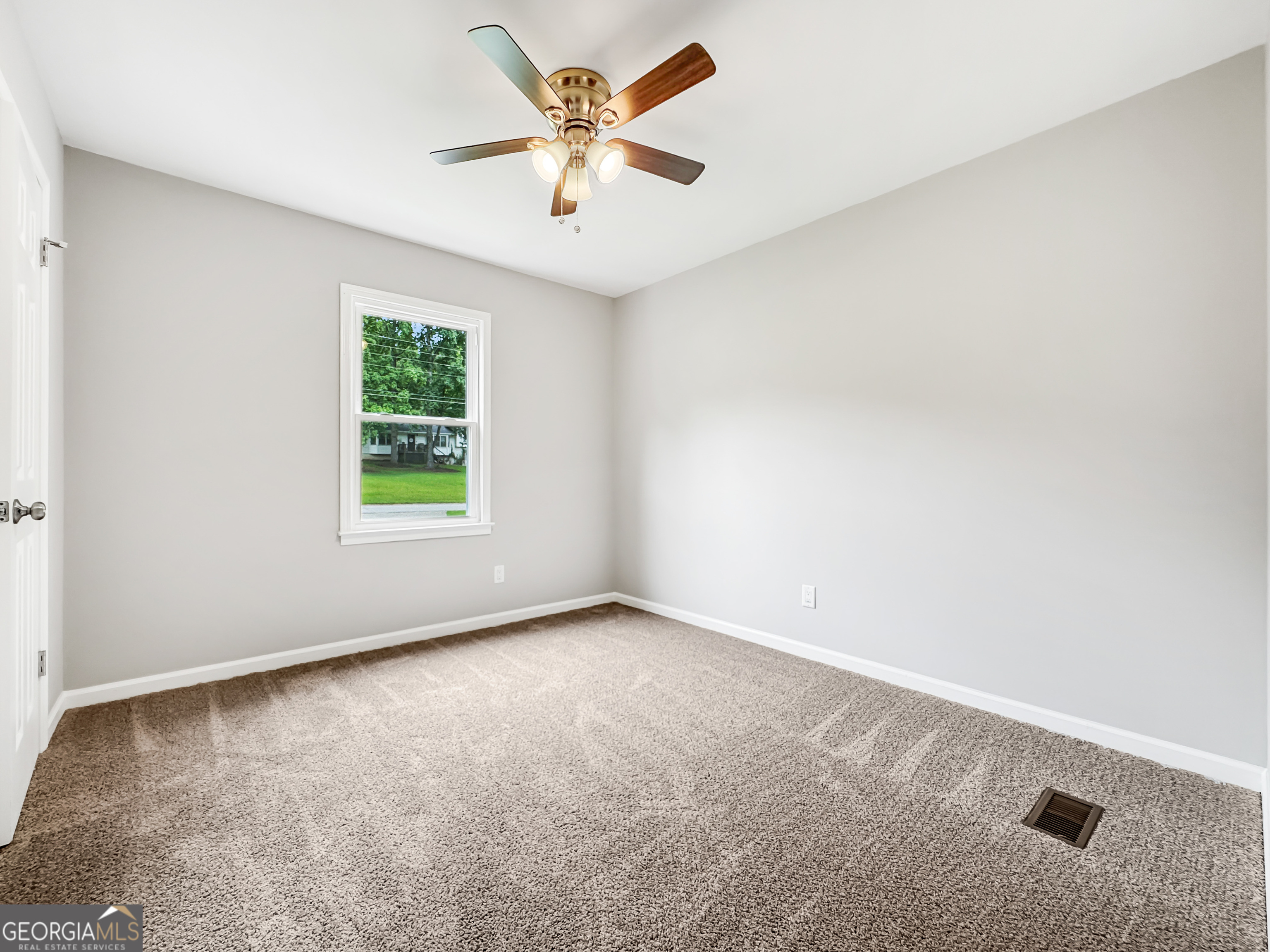 260 Nectarine Drive
