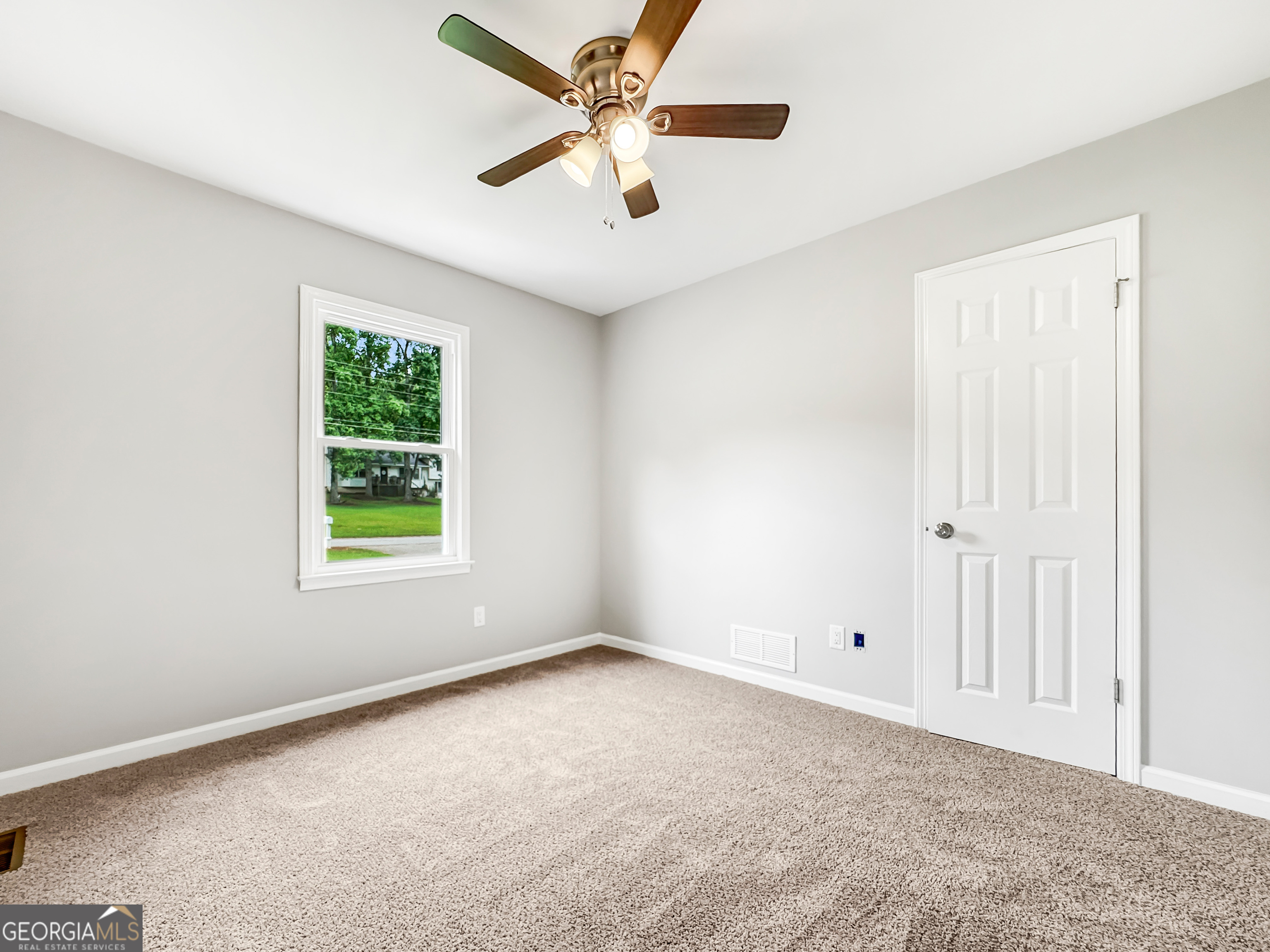 260 Nectarine Drive
