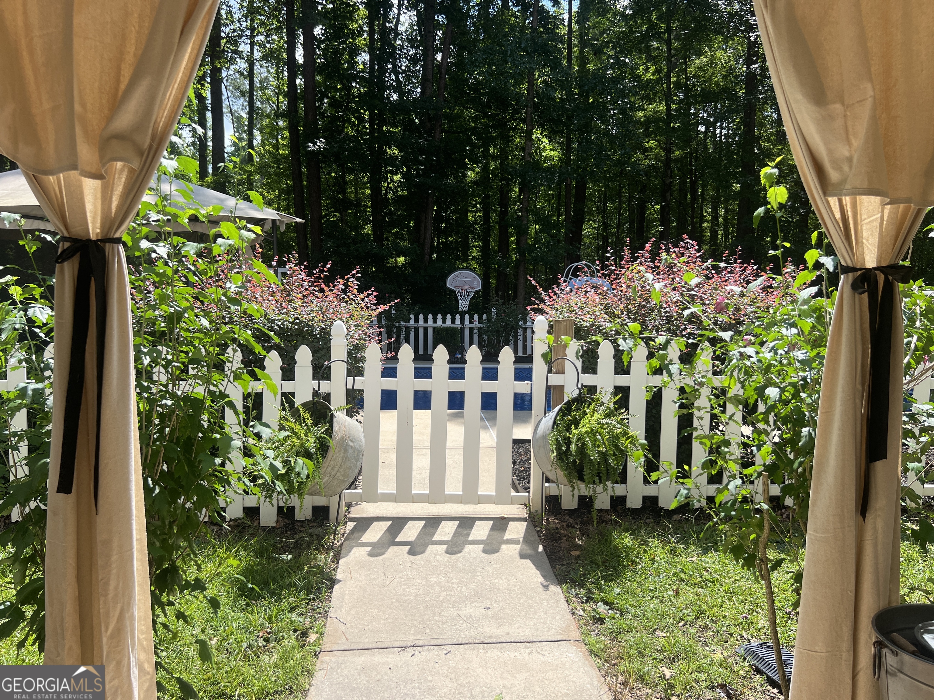 385 Minix Road