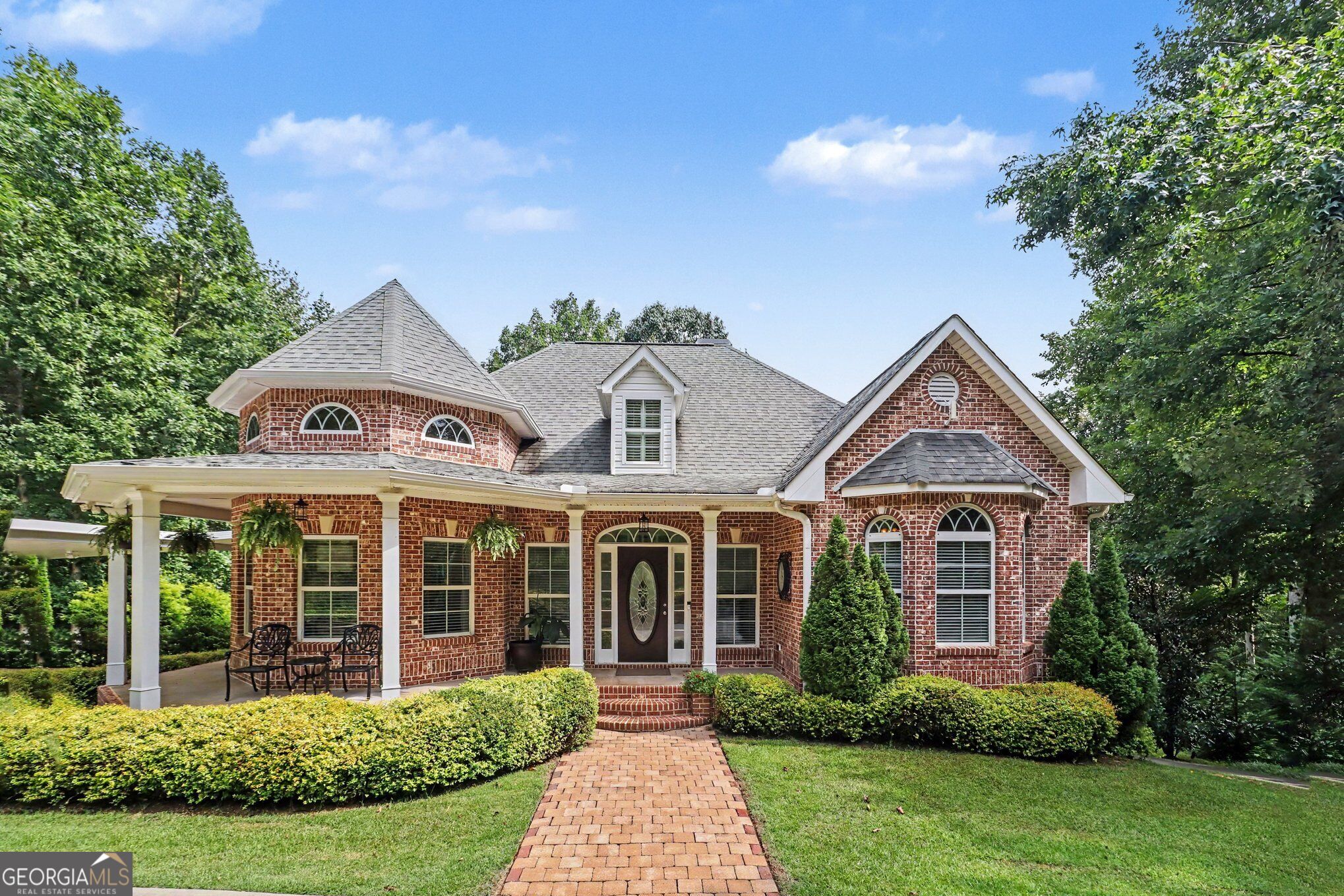 17 Moon Ridge
