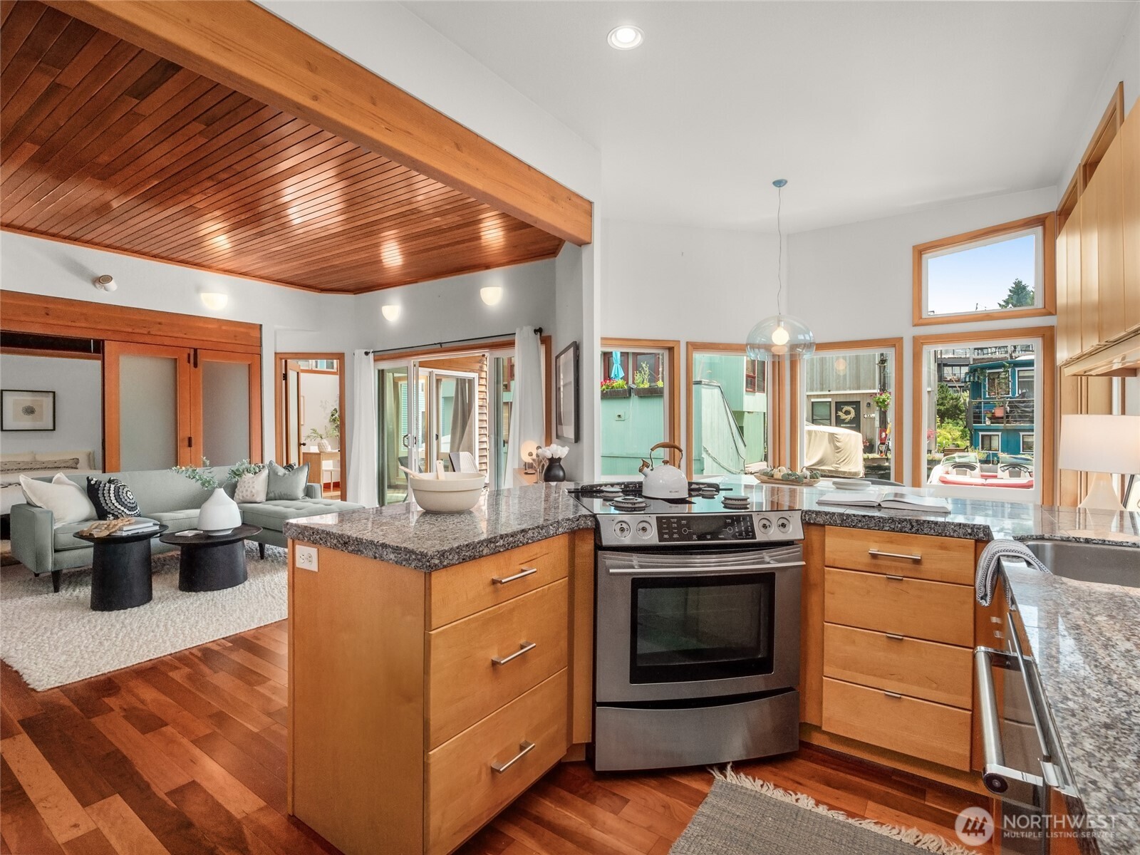 2727 Fairview Avenue E Unit: 12