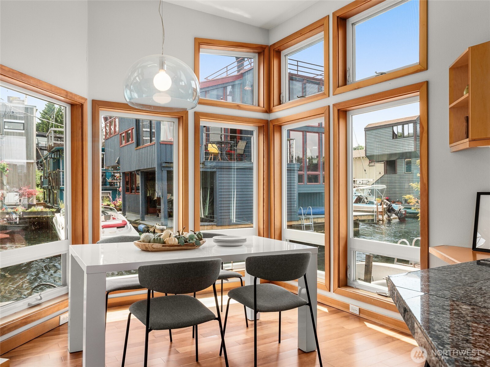 2727 Fairview Avenue E Unit: 12