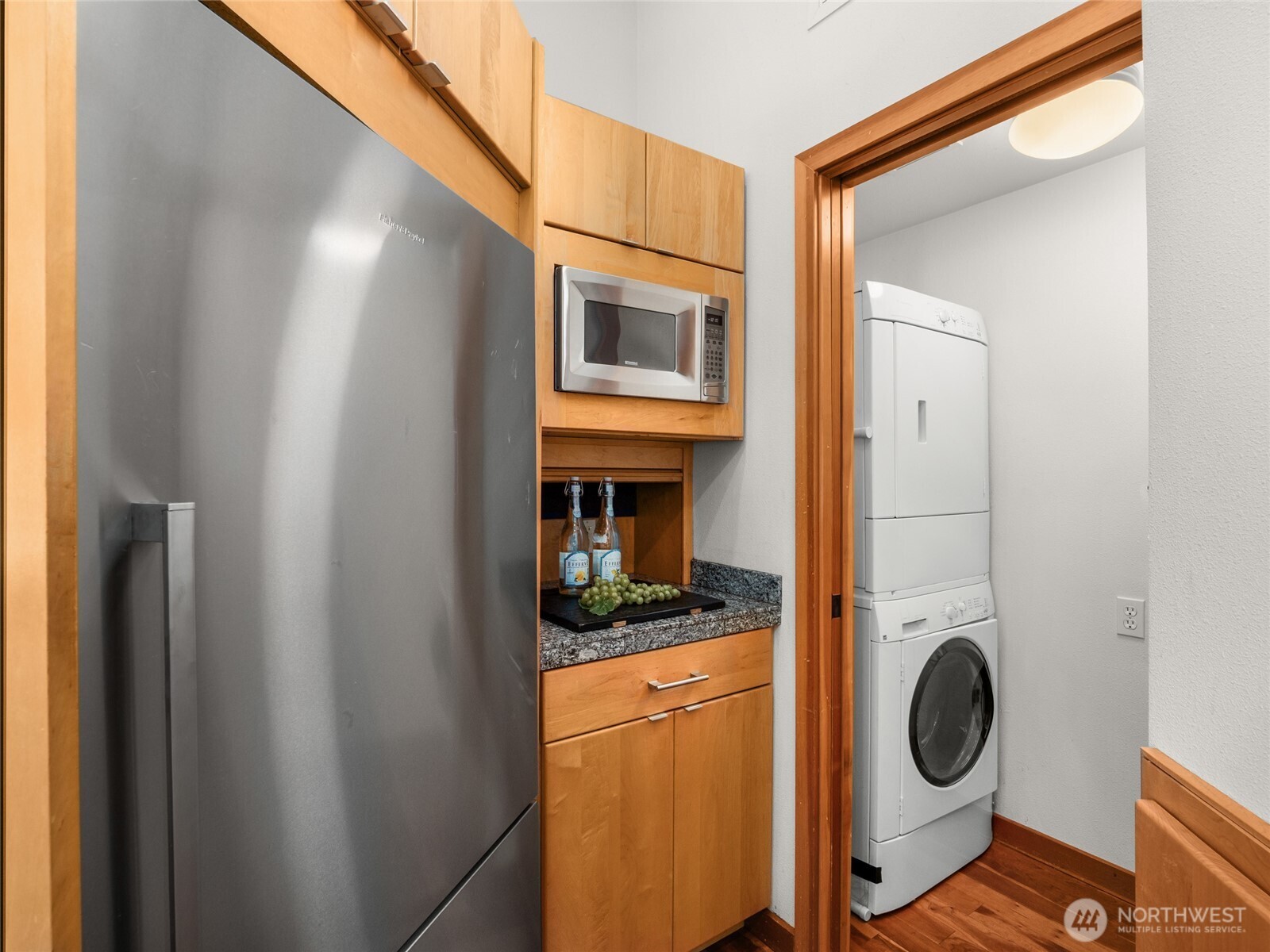 2727 Fairview Avenue E Unit: 12