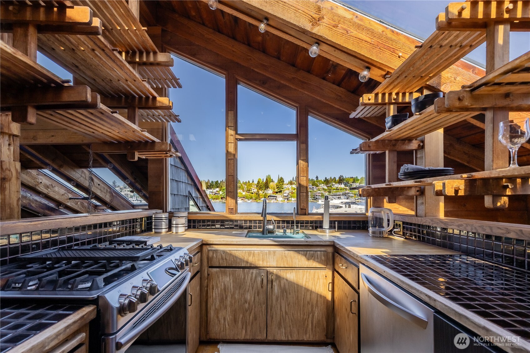 3123 Fairview Avenue E Unit: 2