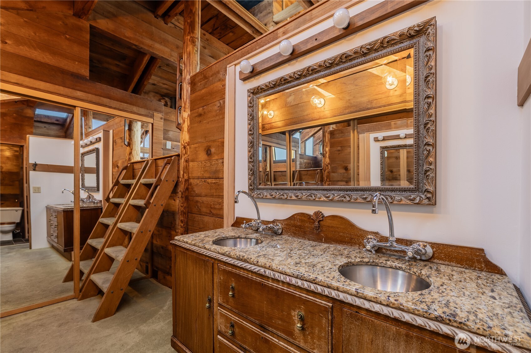 3123 Fairview Avenue E Unit: 2
