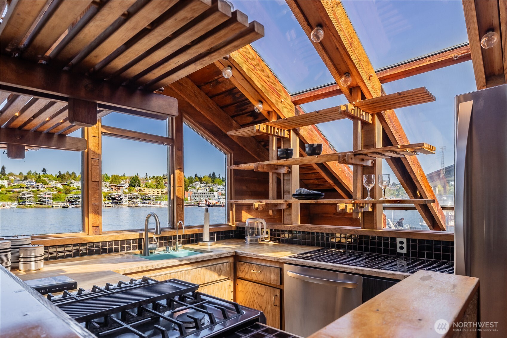 3123 Fairview Avenue E Unit: 2