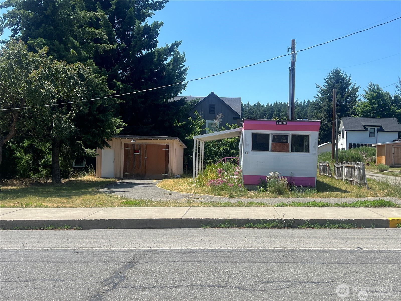 204 N 1st Street