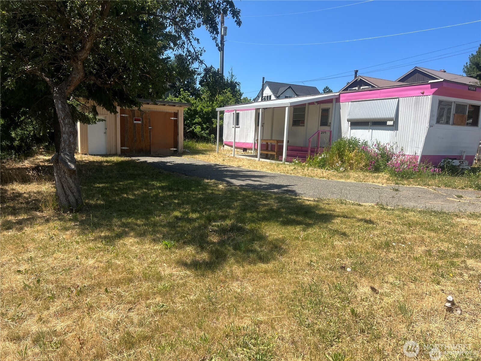 204 N 1st Street