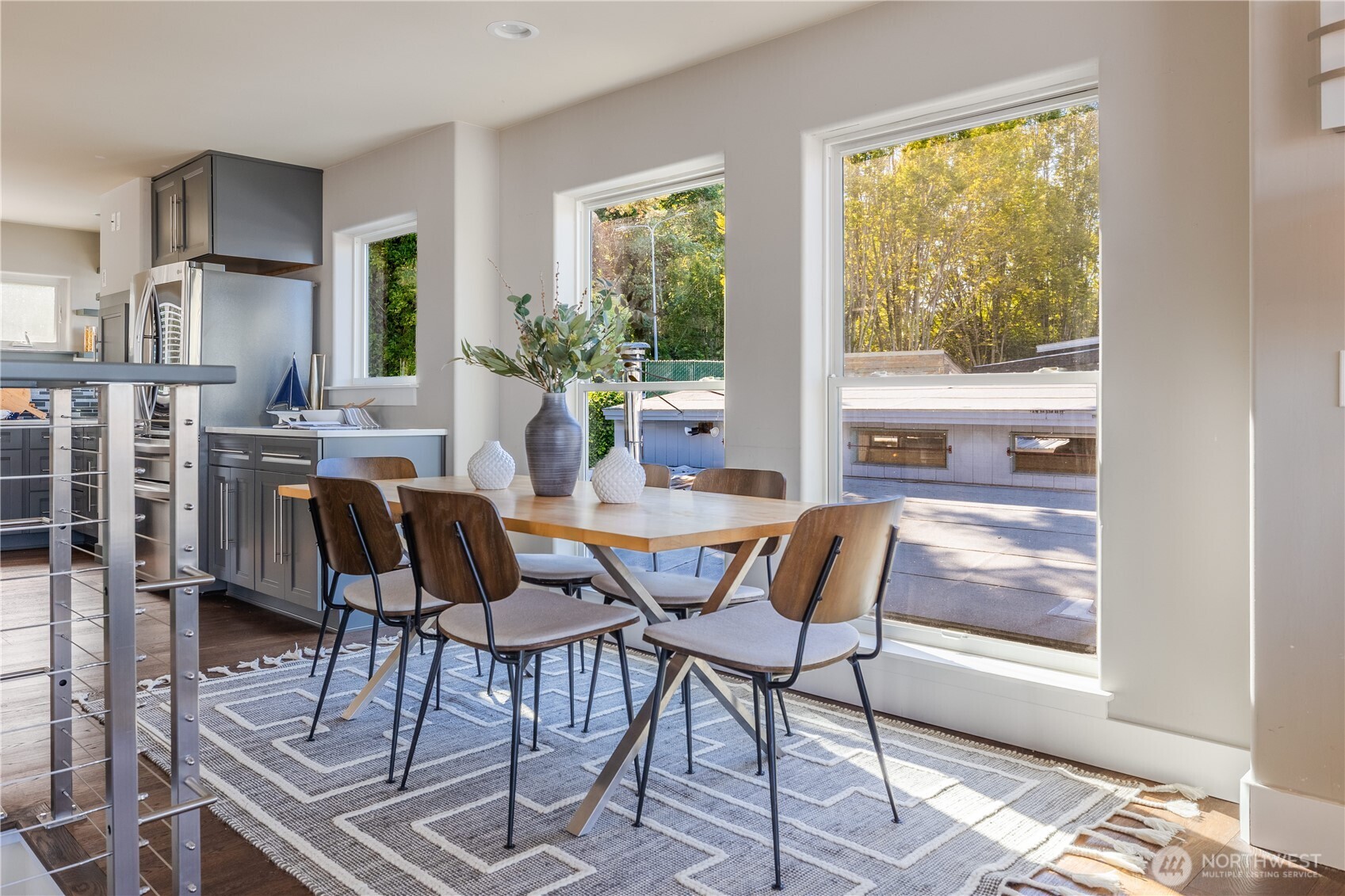 2542 Westlake Avenue N Unit: 5