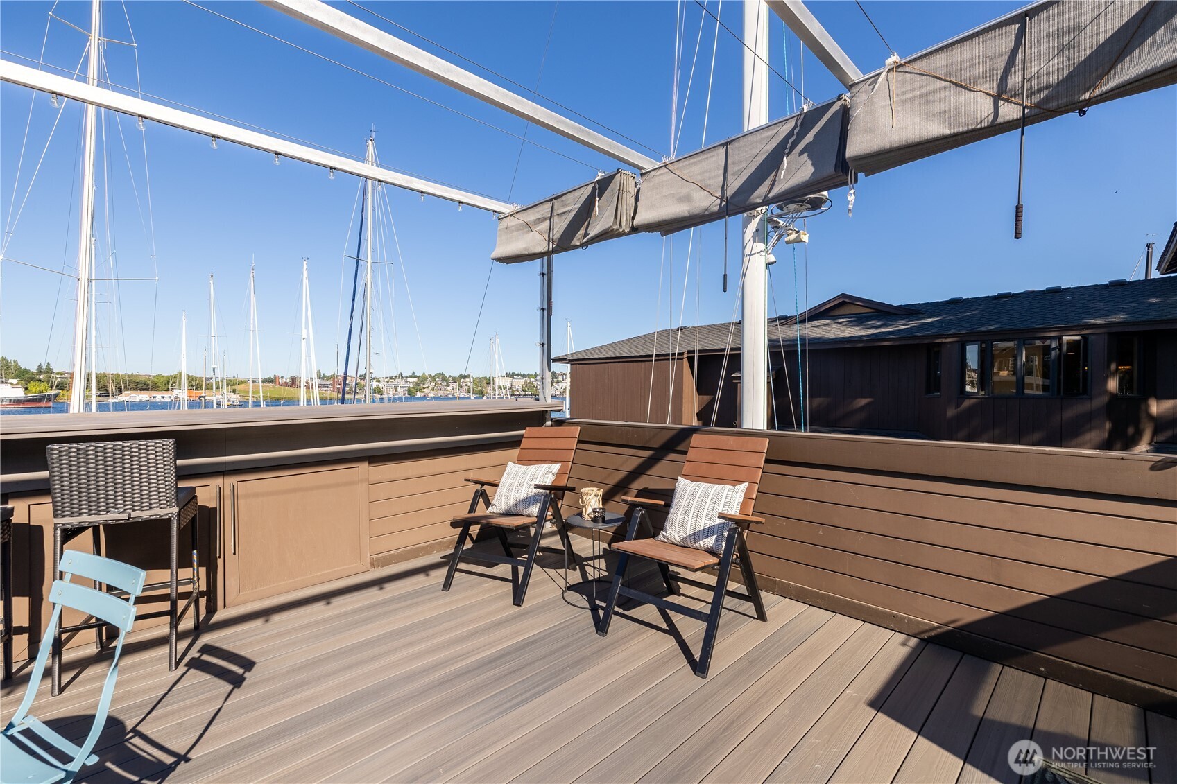 2542 Westlake Avenue N Unit: 5