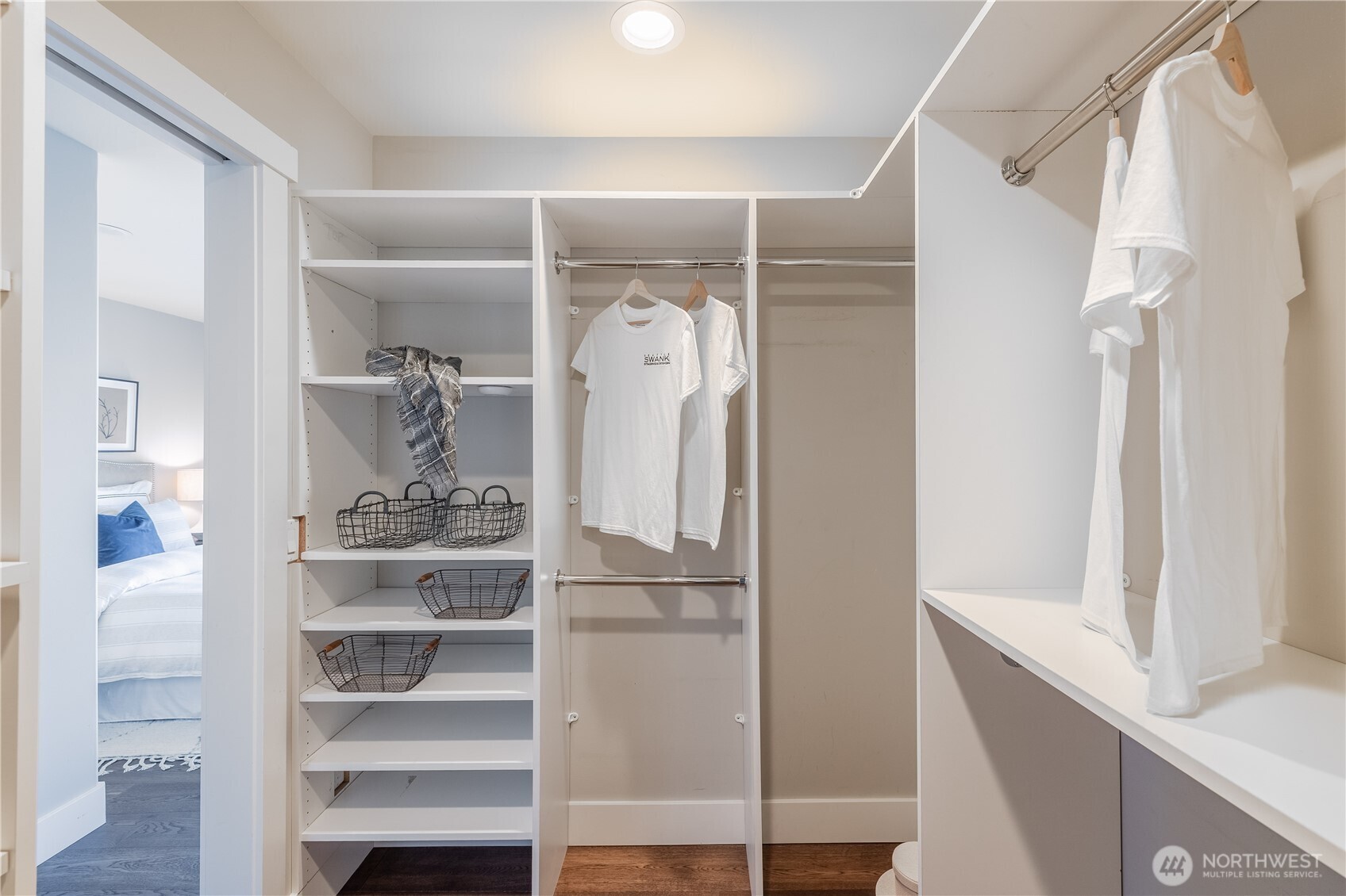 2542 Westlake Avenue N Unit: 5