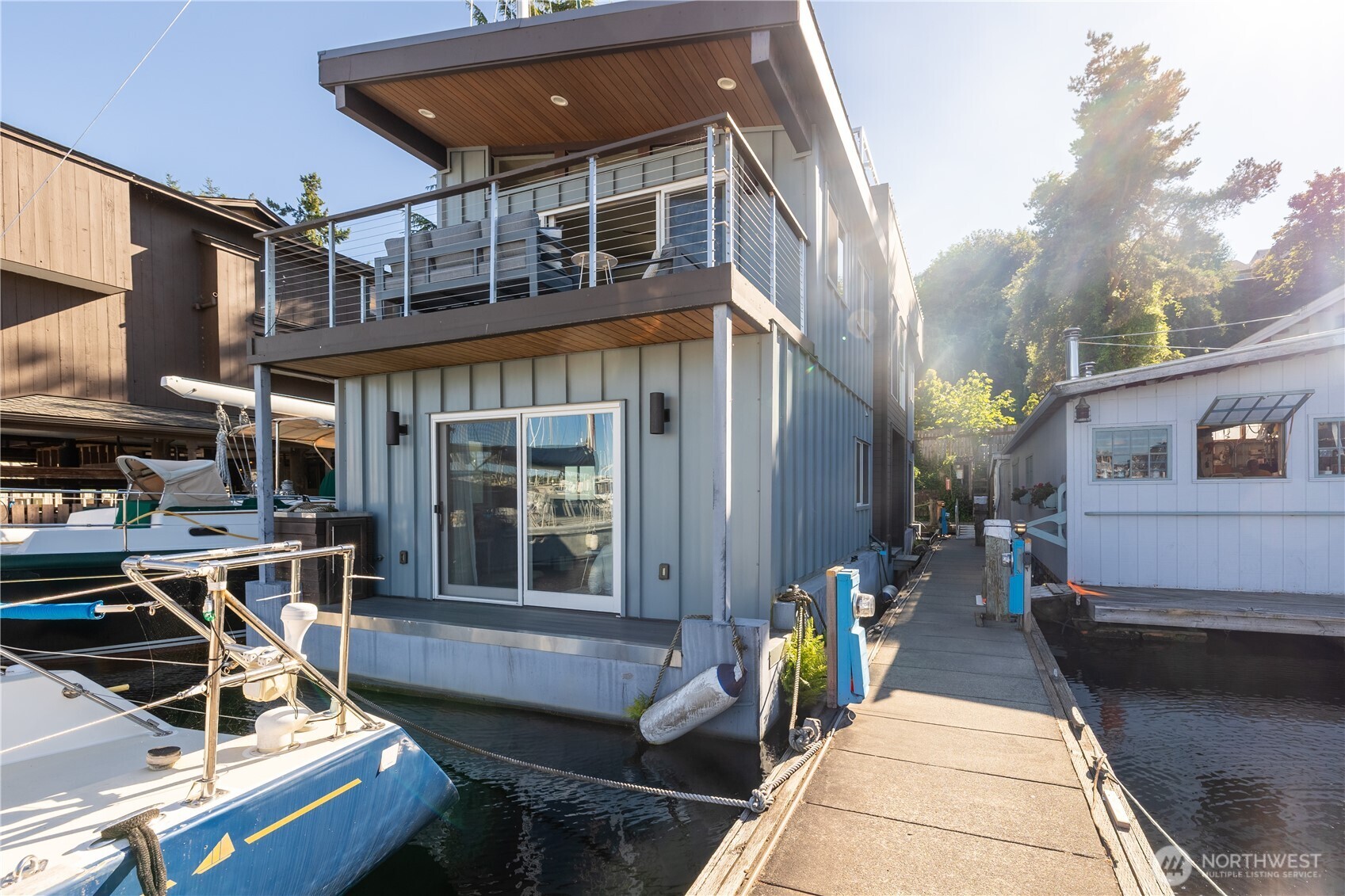 2542 Westlake Avenue N Unit: 5