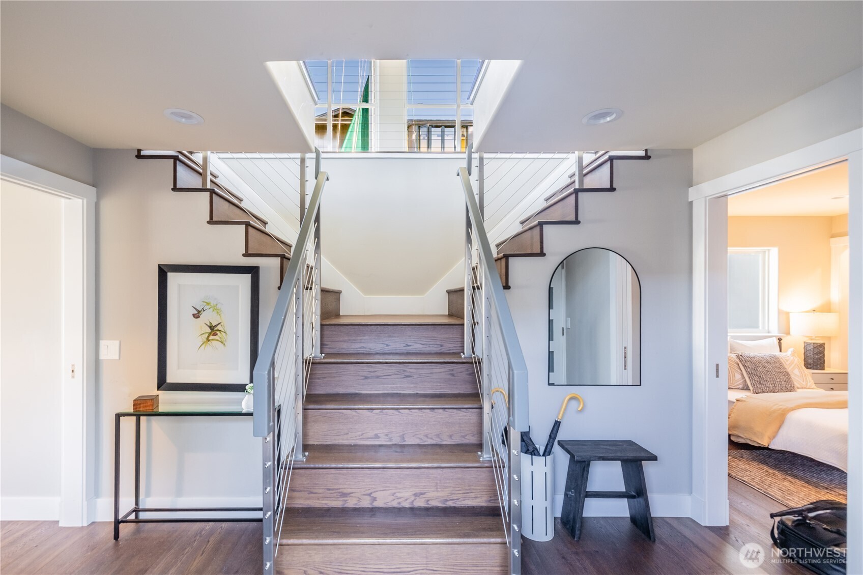 2542 Westlake Avenue N Unit: 5