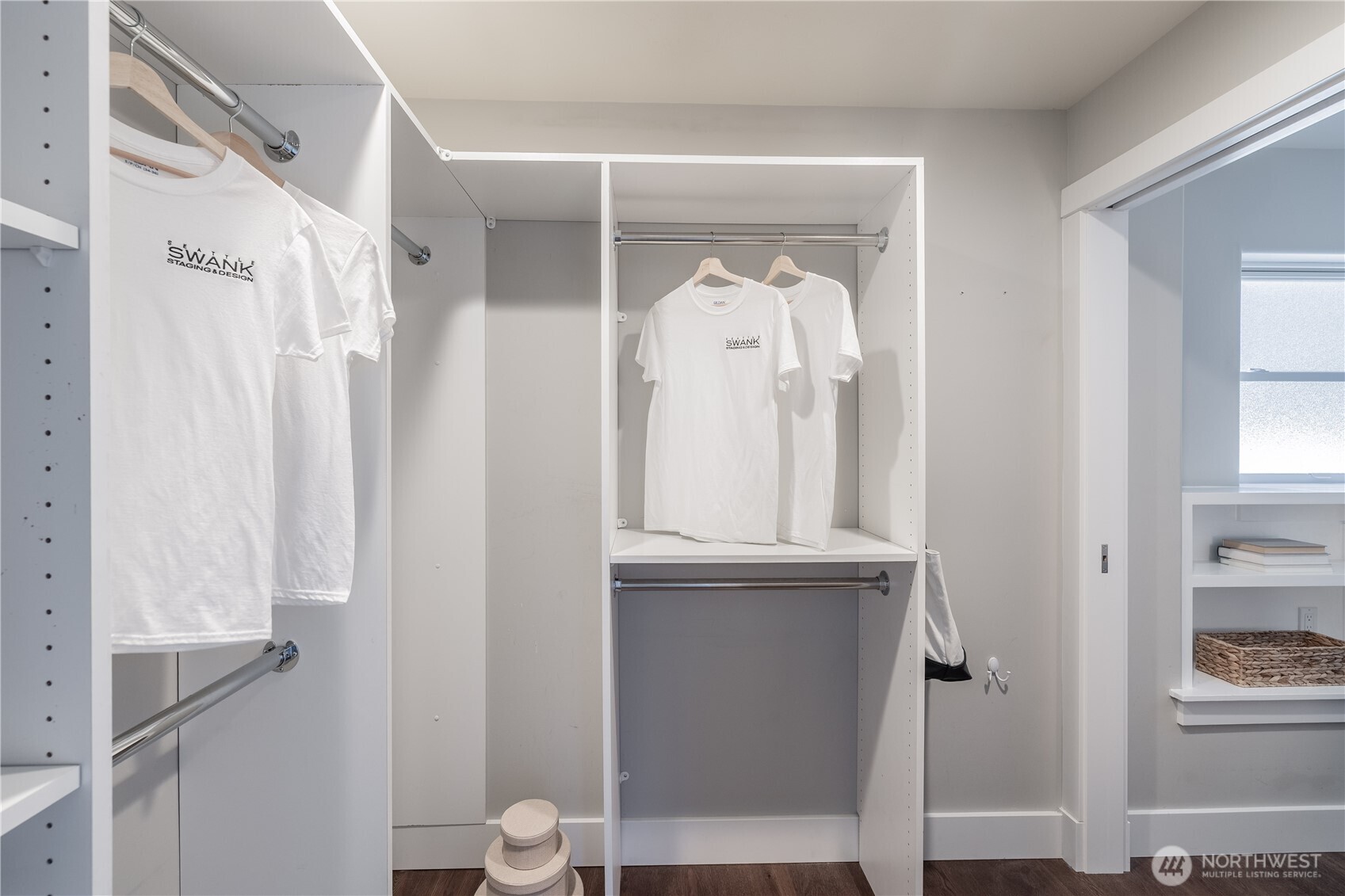 2542 Westlake Avenue N Unit: 5