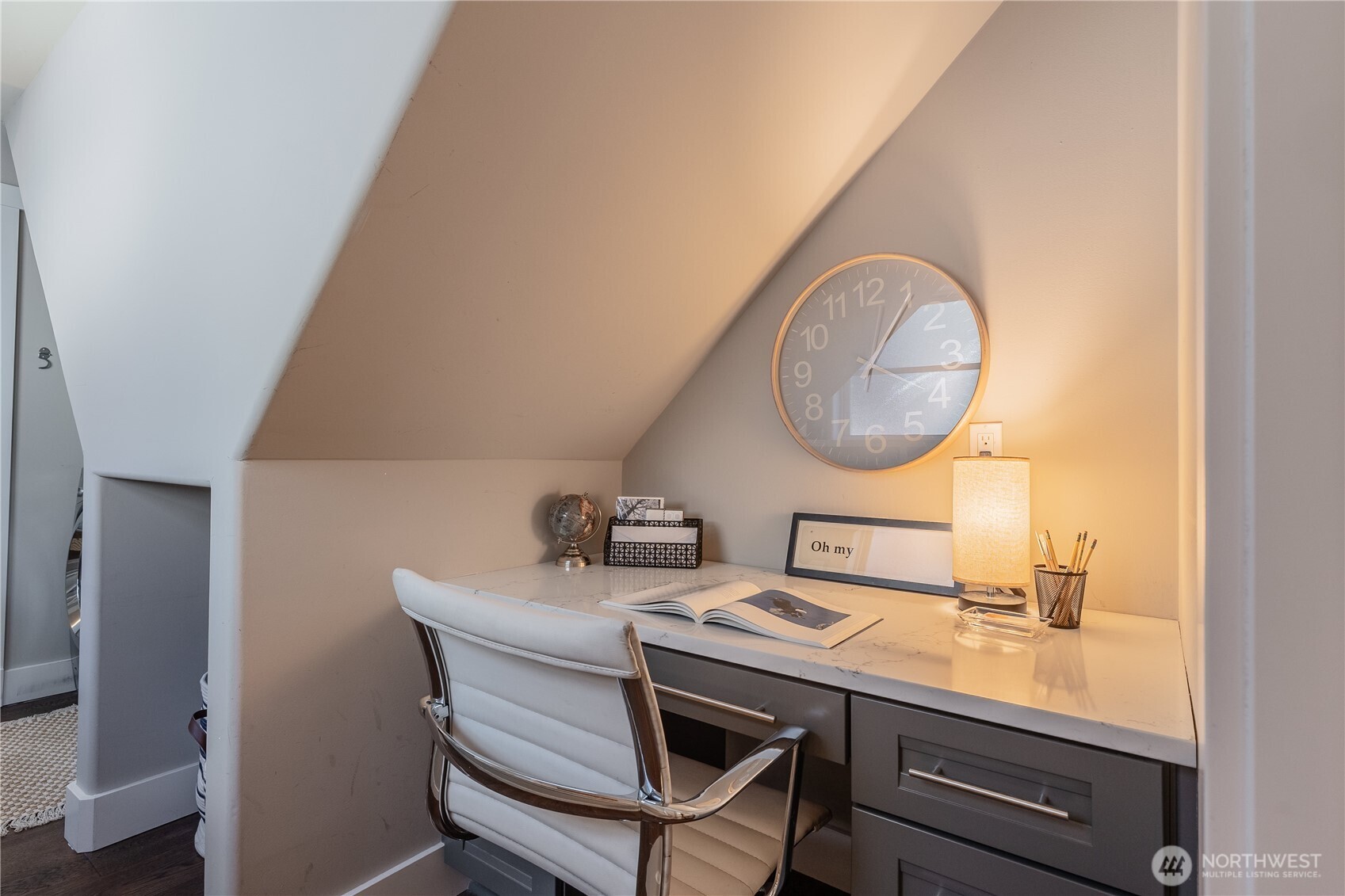 2542 Westlake Avenue N Unit: 5