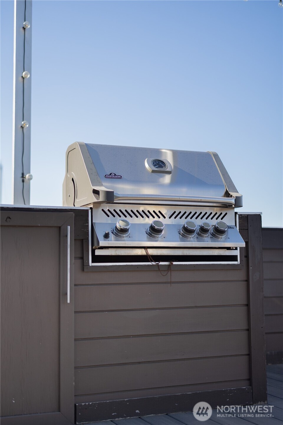 2542 Westlake Avenue N Unit: 5