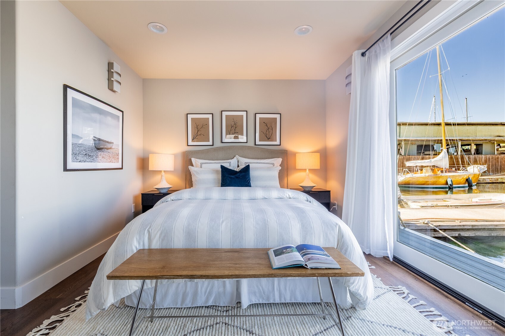 2542 Westlake Avenue N Unit: 5