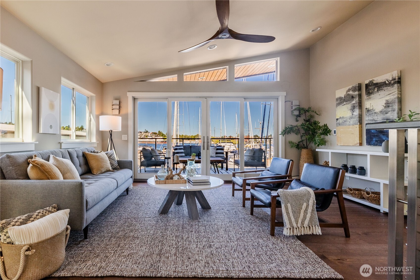 2542 Westlake Avenue N Unit: 5