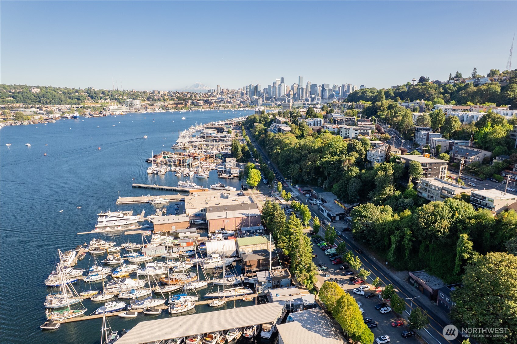 2542 Westlake Avenue N Unit: 5