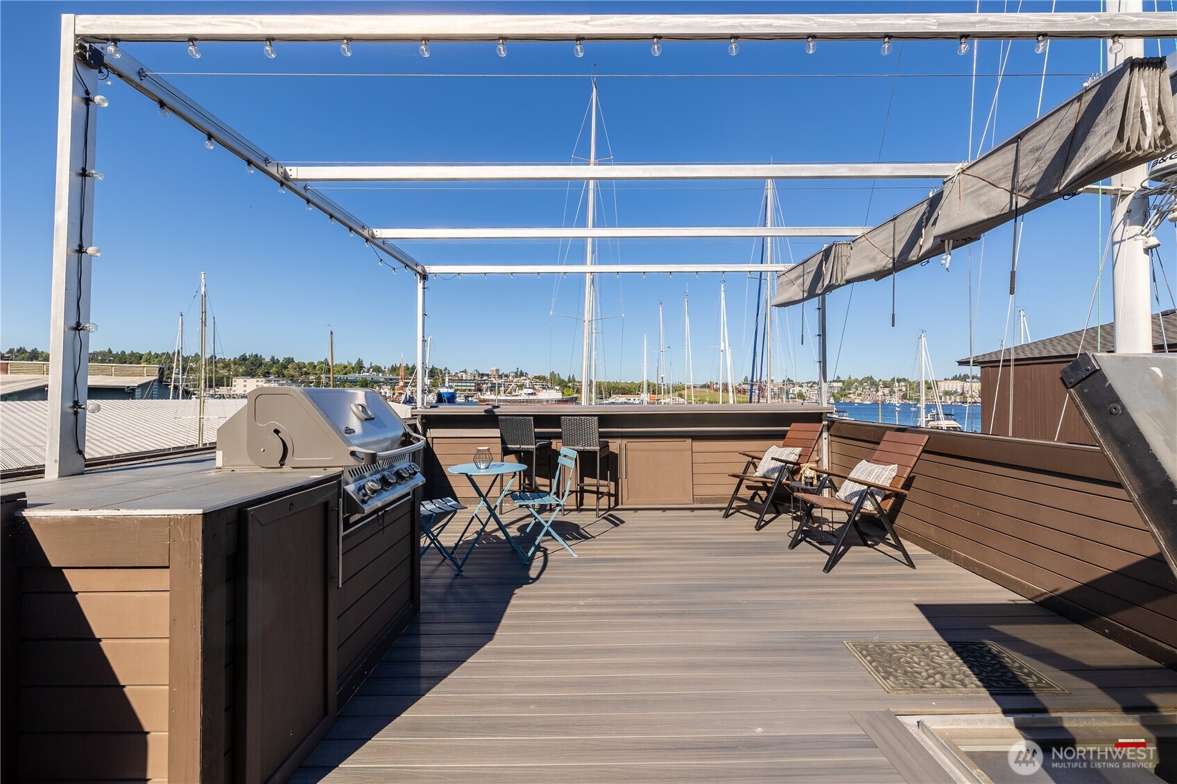 2542 Westlake Avenue N Unit: 5