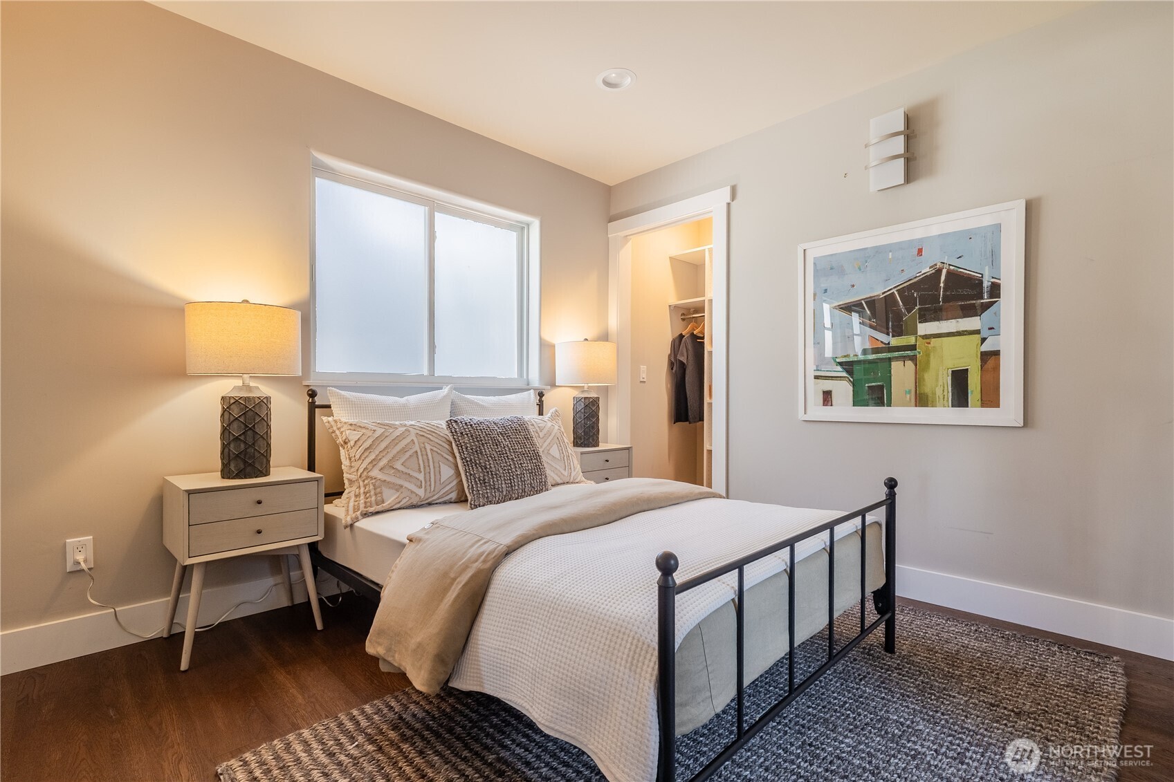 2542 Westlake Avenue N Unit: 5