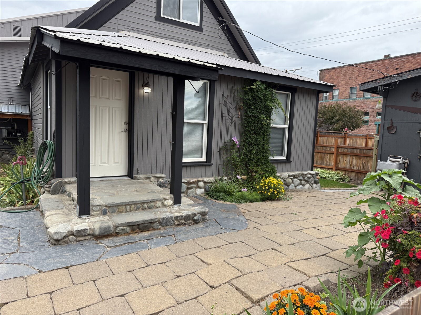 204 W Pennsylvania Avenue Unit: 4